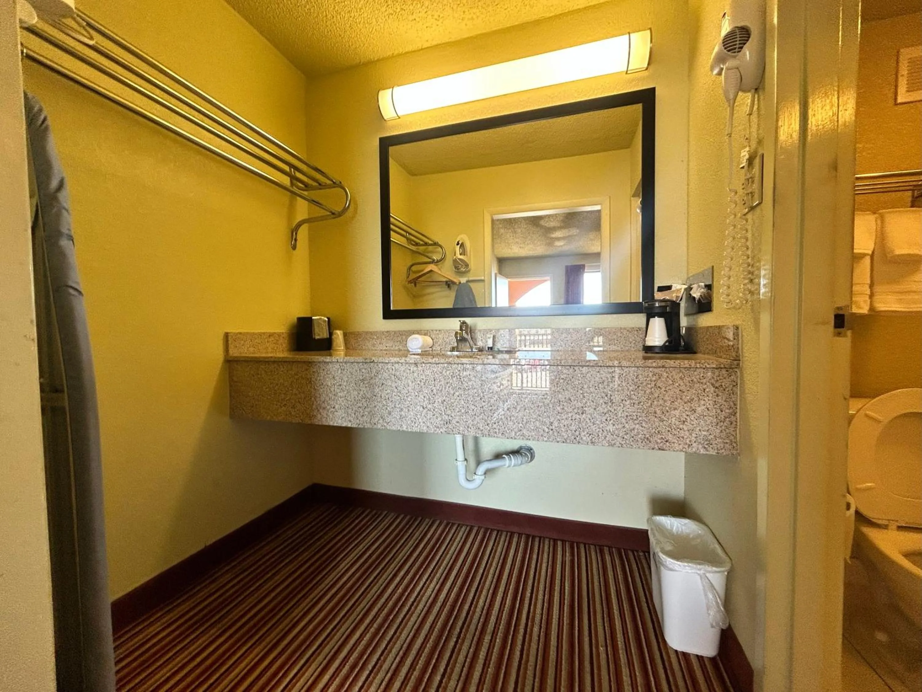 Bathroom in Suite Dreams Motel By Capital O Mattoon I - 57