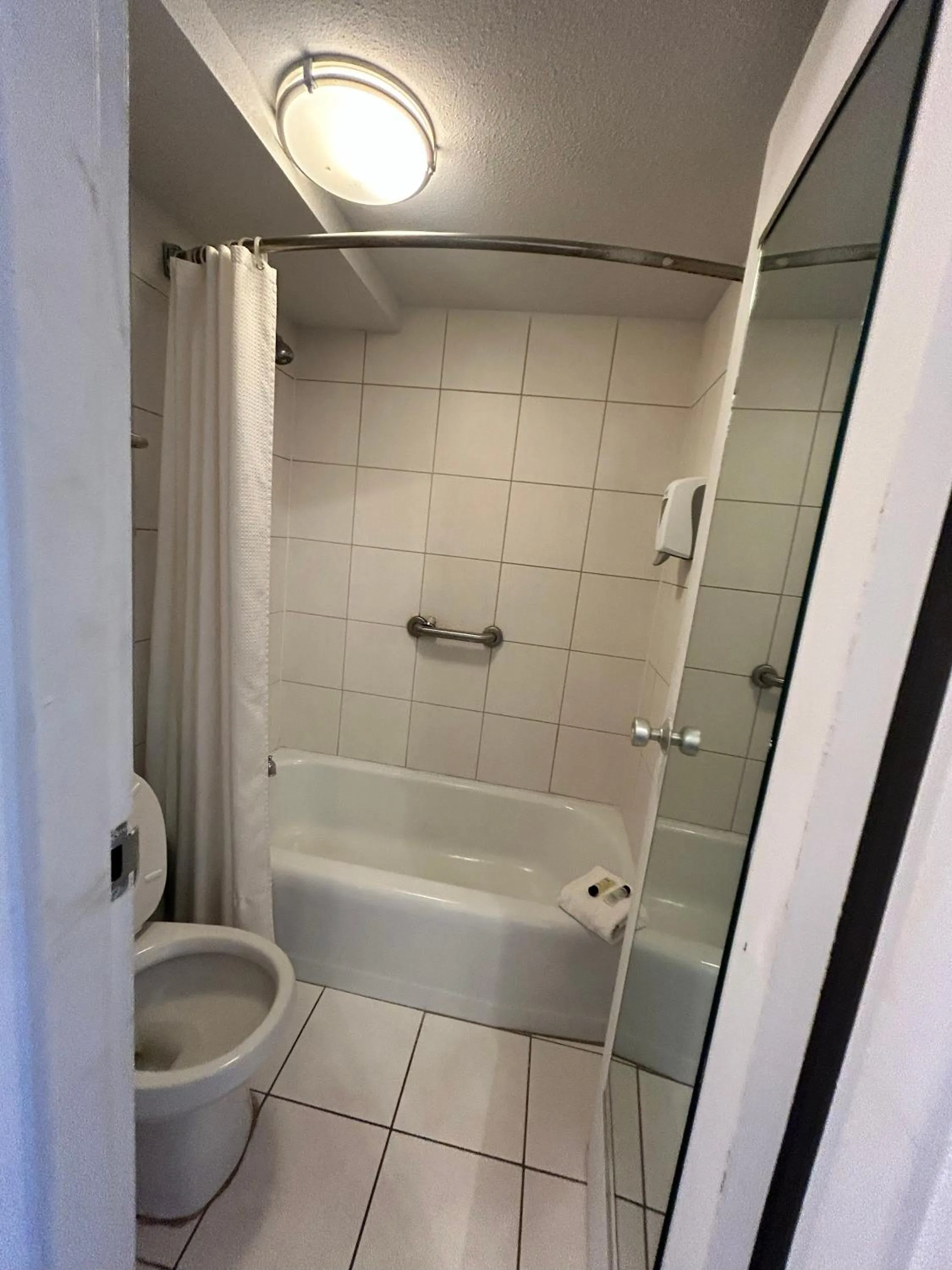 Bathroom in Suite Dreams Motel By Capital O Mattoon I - 57