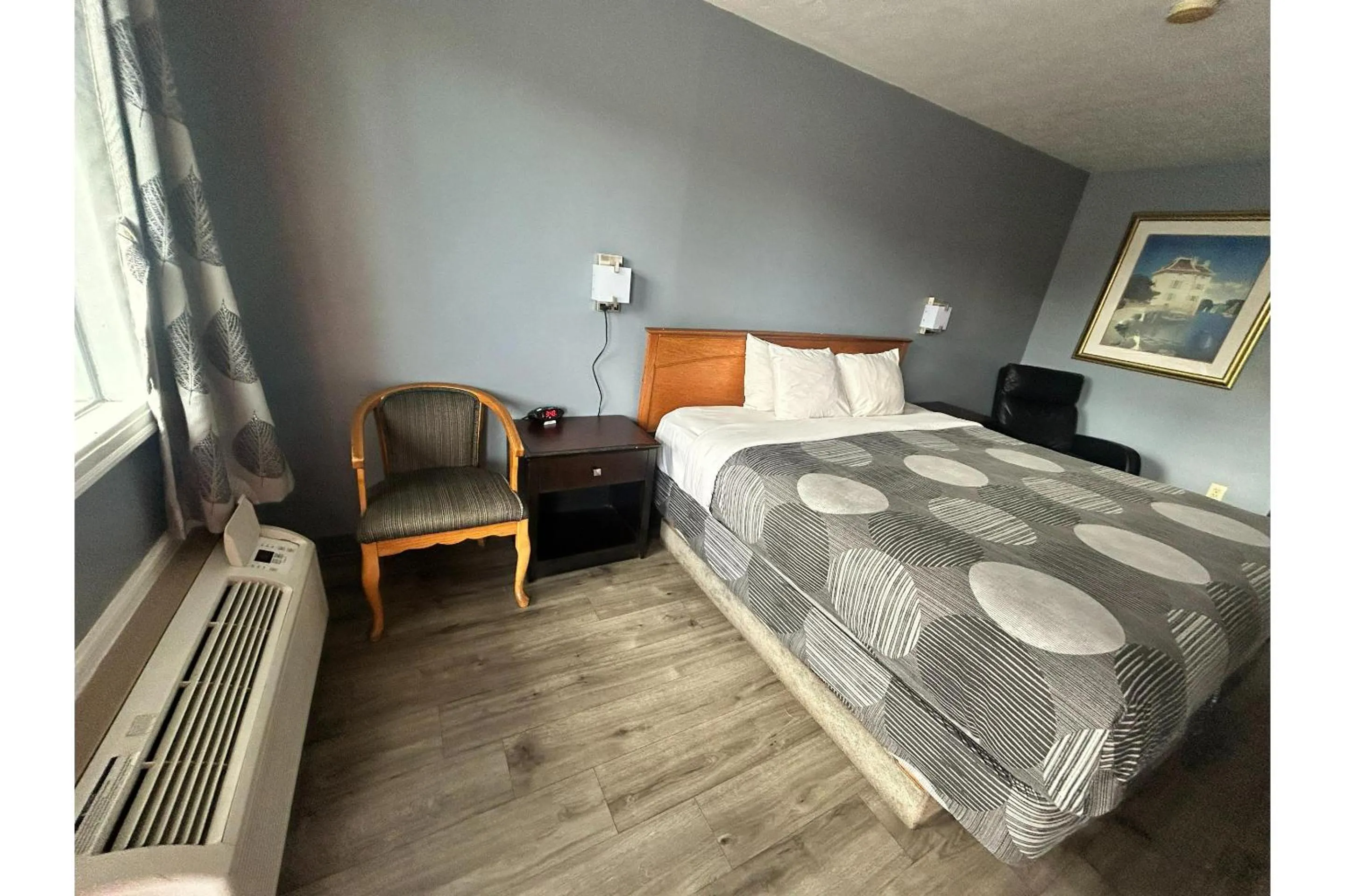 Bedroom, Bed in Suite Dreams Motel By Capital O Mattoon I - 57