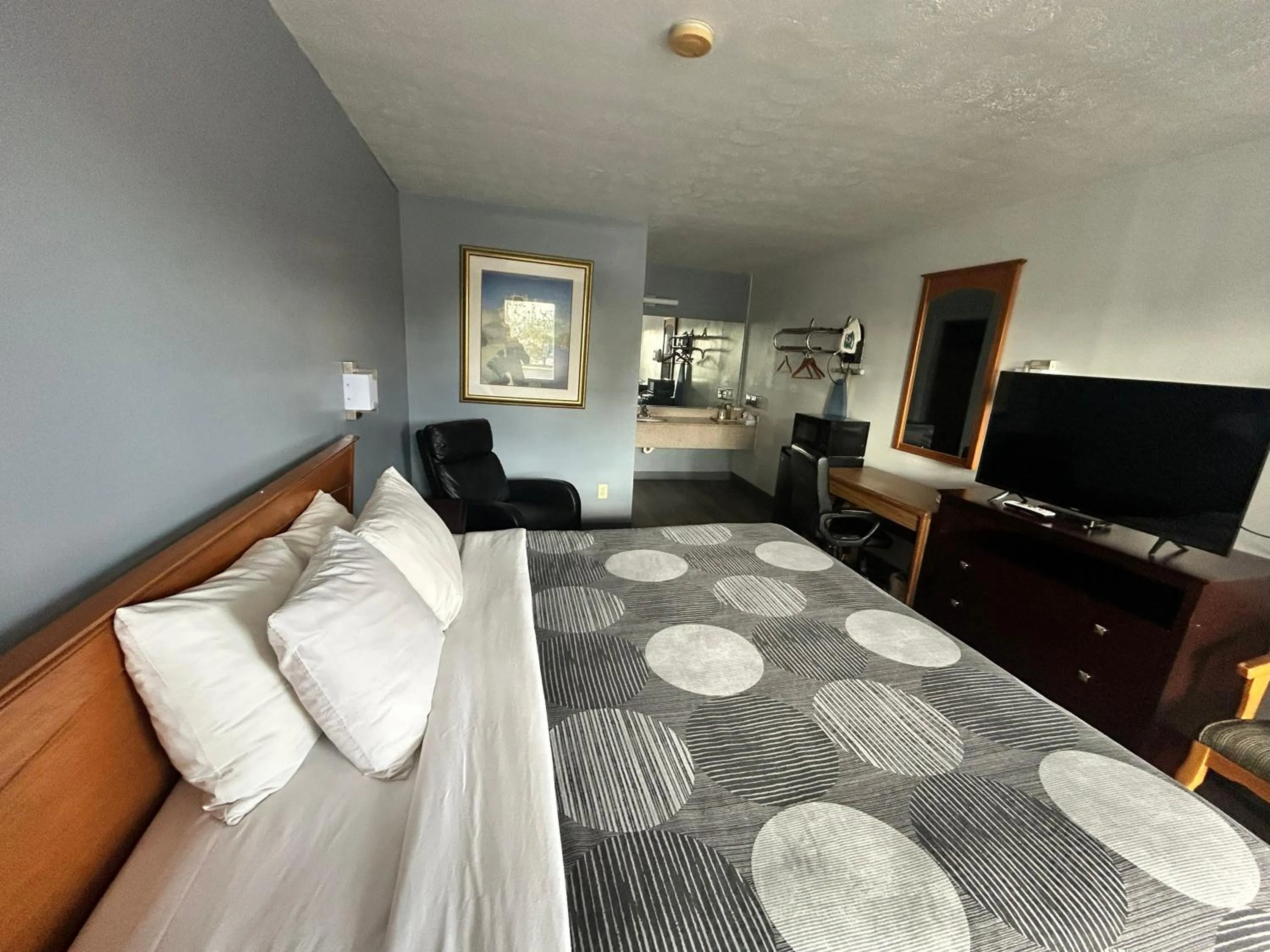 Bedroom, Bed in Suite Dreams Motel By Capital O Mattoon I - 57