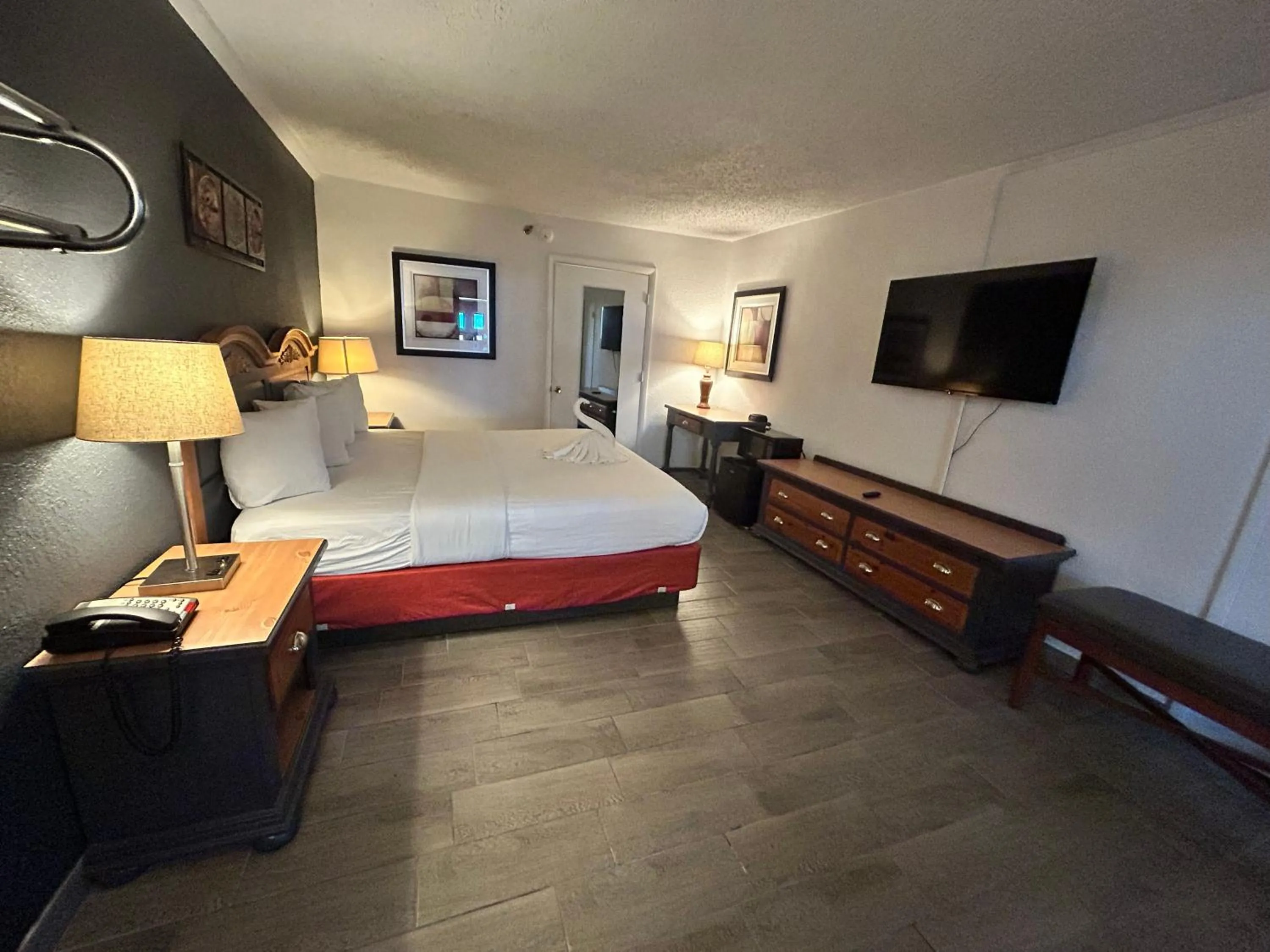 Bedroom, Bed in Suite Dreams Motel By Capital O Mattoon I - 57