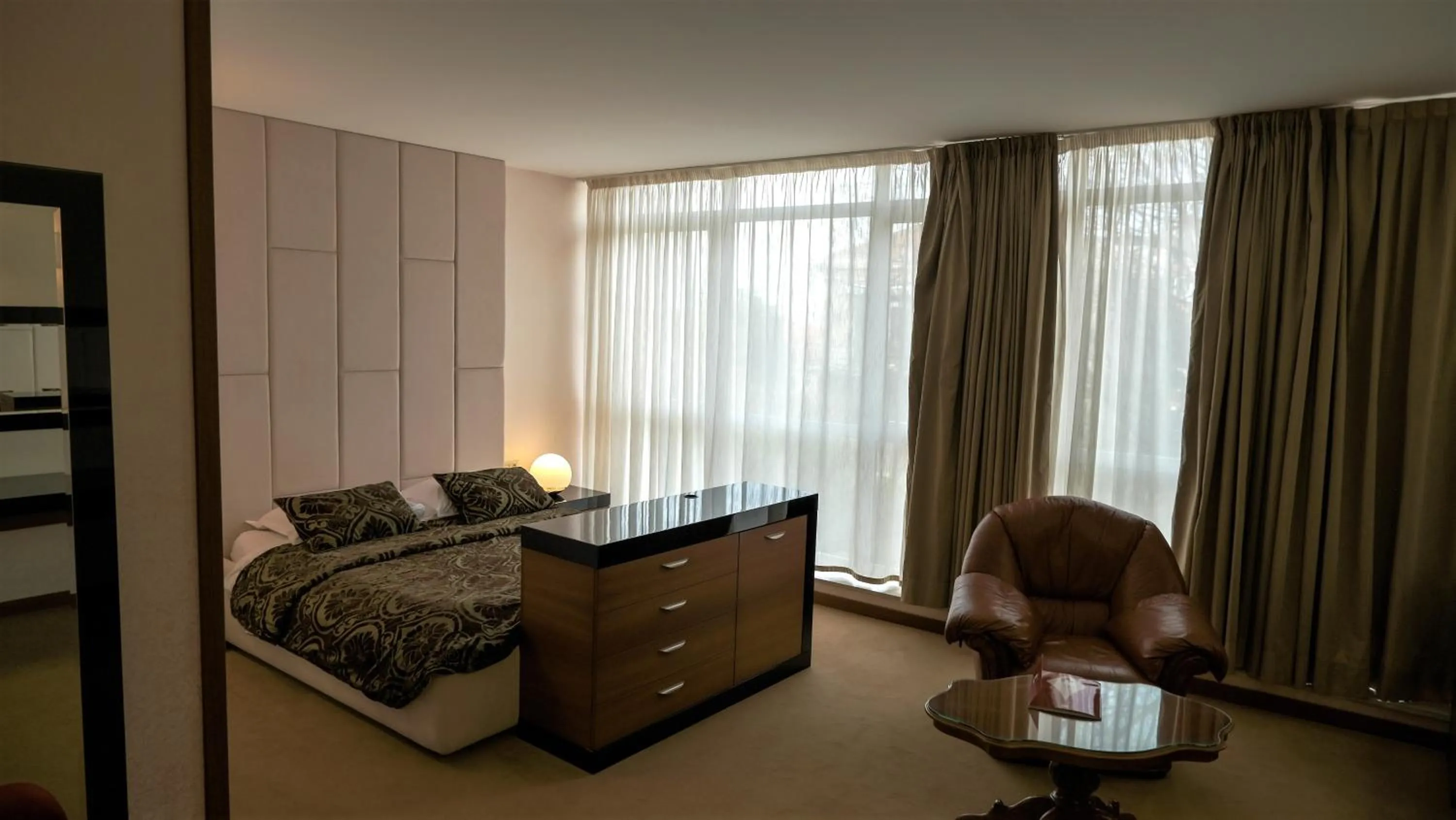 Hotel Consul