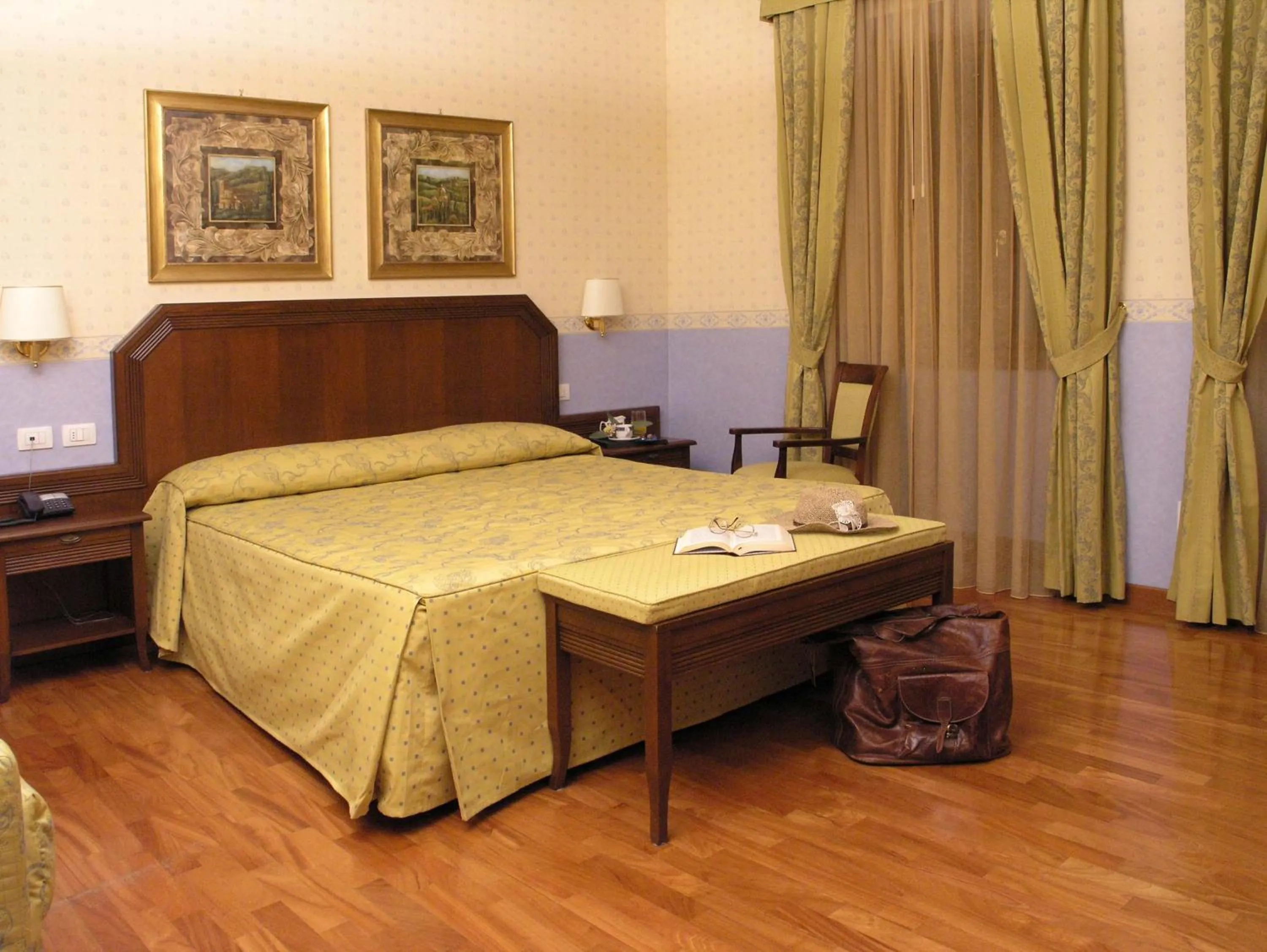 Photo of the whole room, Bed in Hotel Filippeschi