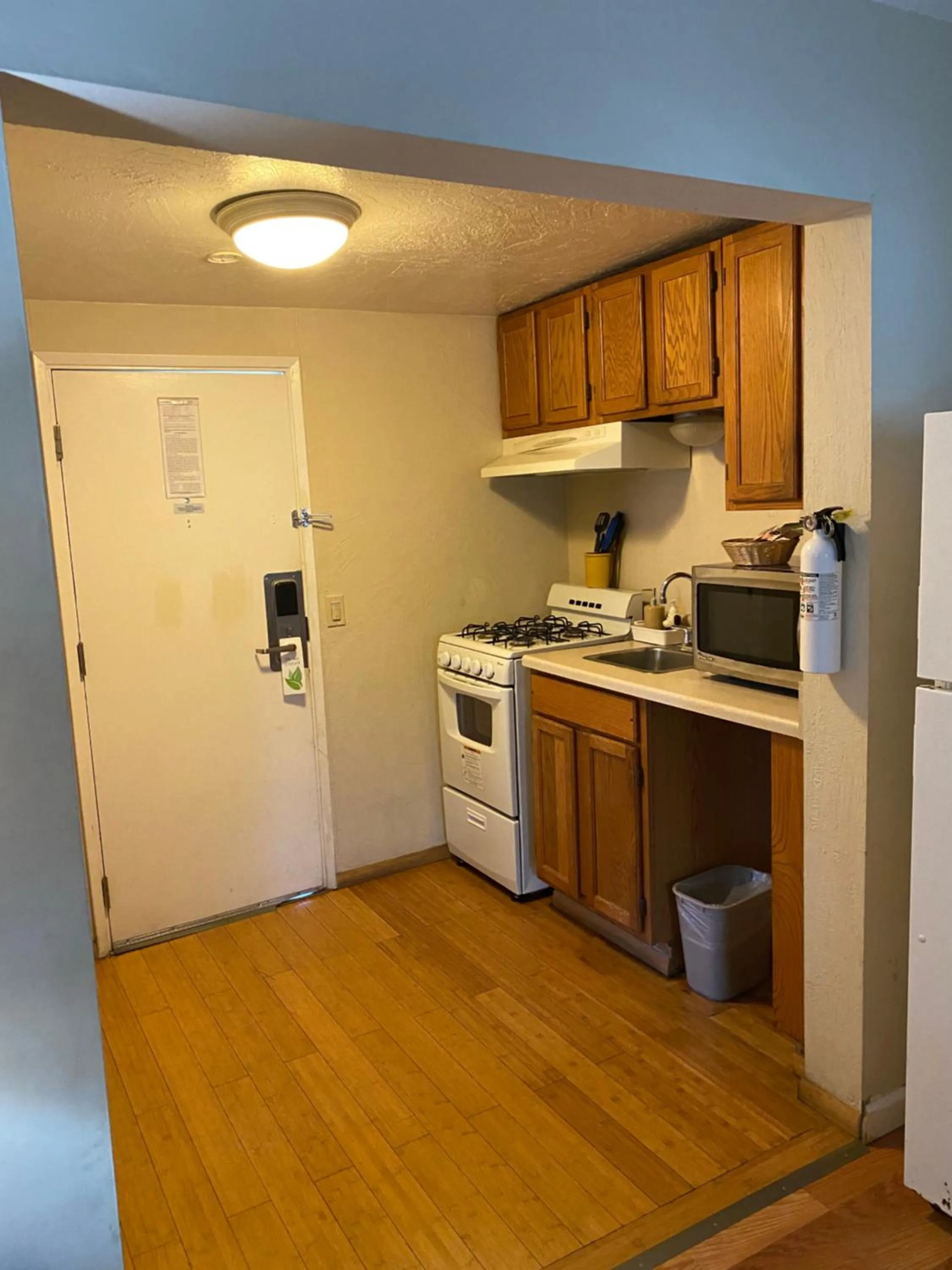 Kitchen or kitchenette in Carmel Resort Inn