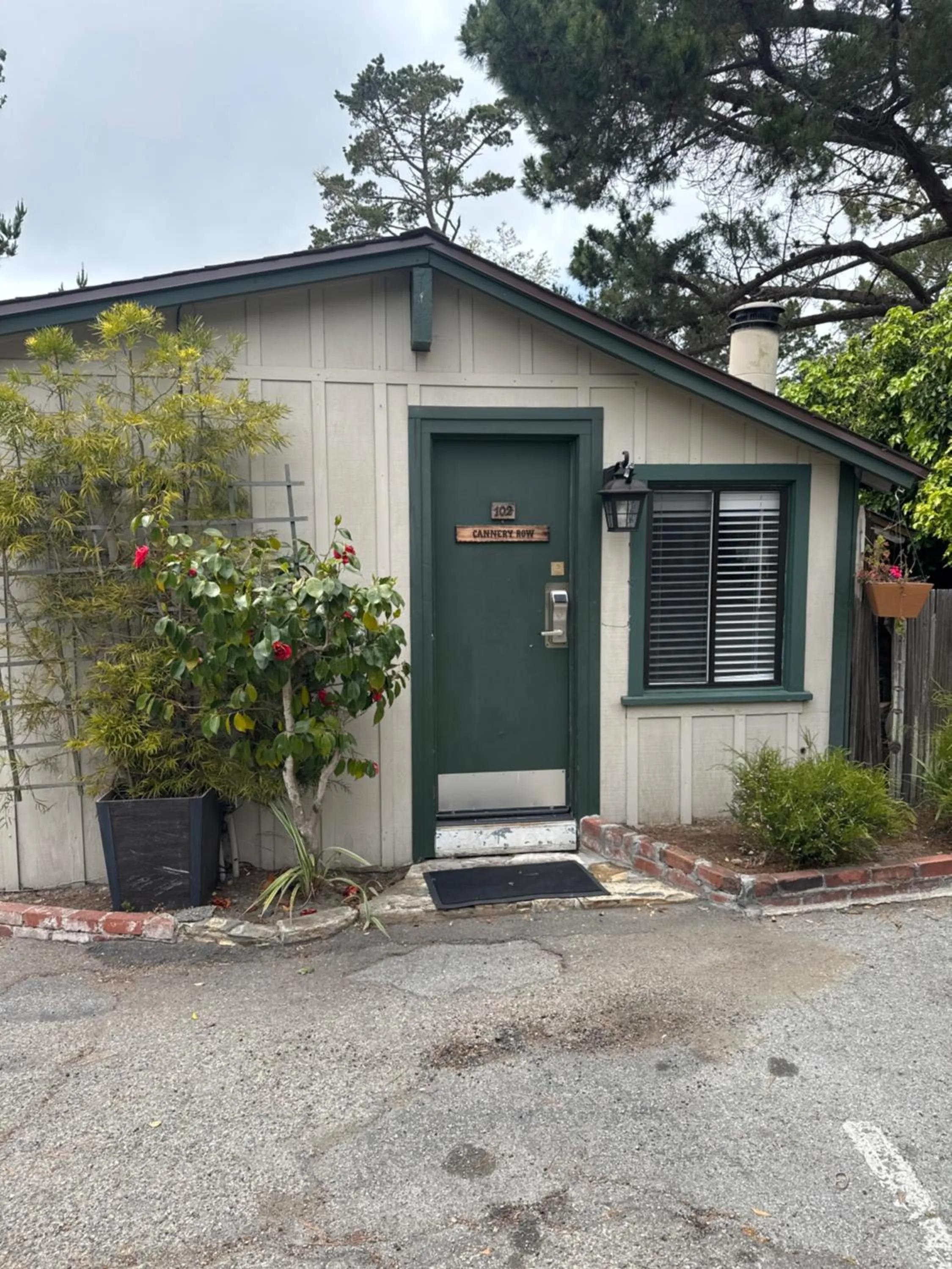 Facade/entrance in Carmel Resort Inn