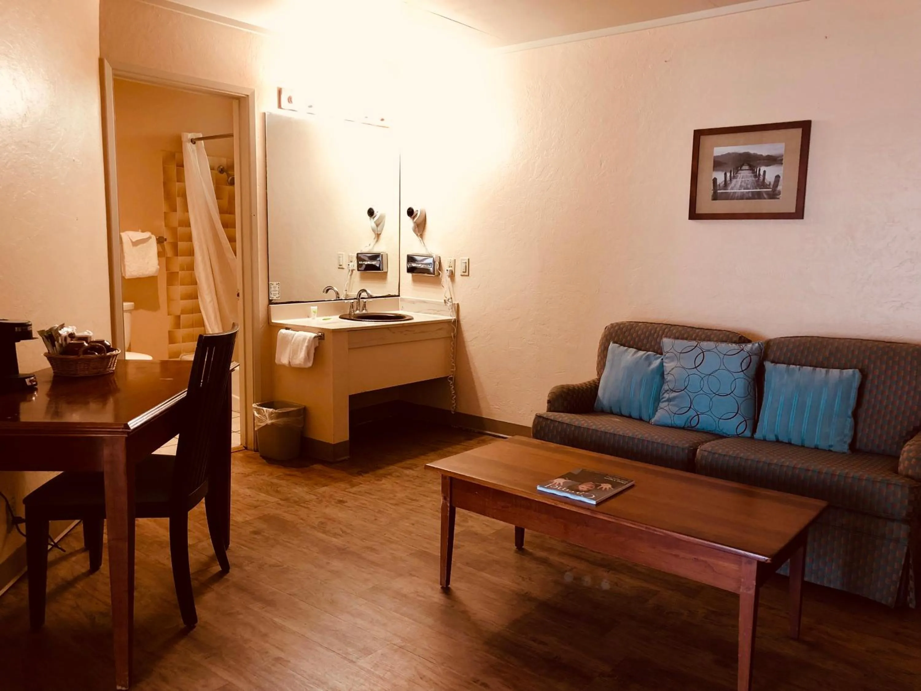 Seating area in Carmel Resort Inn