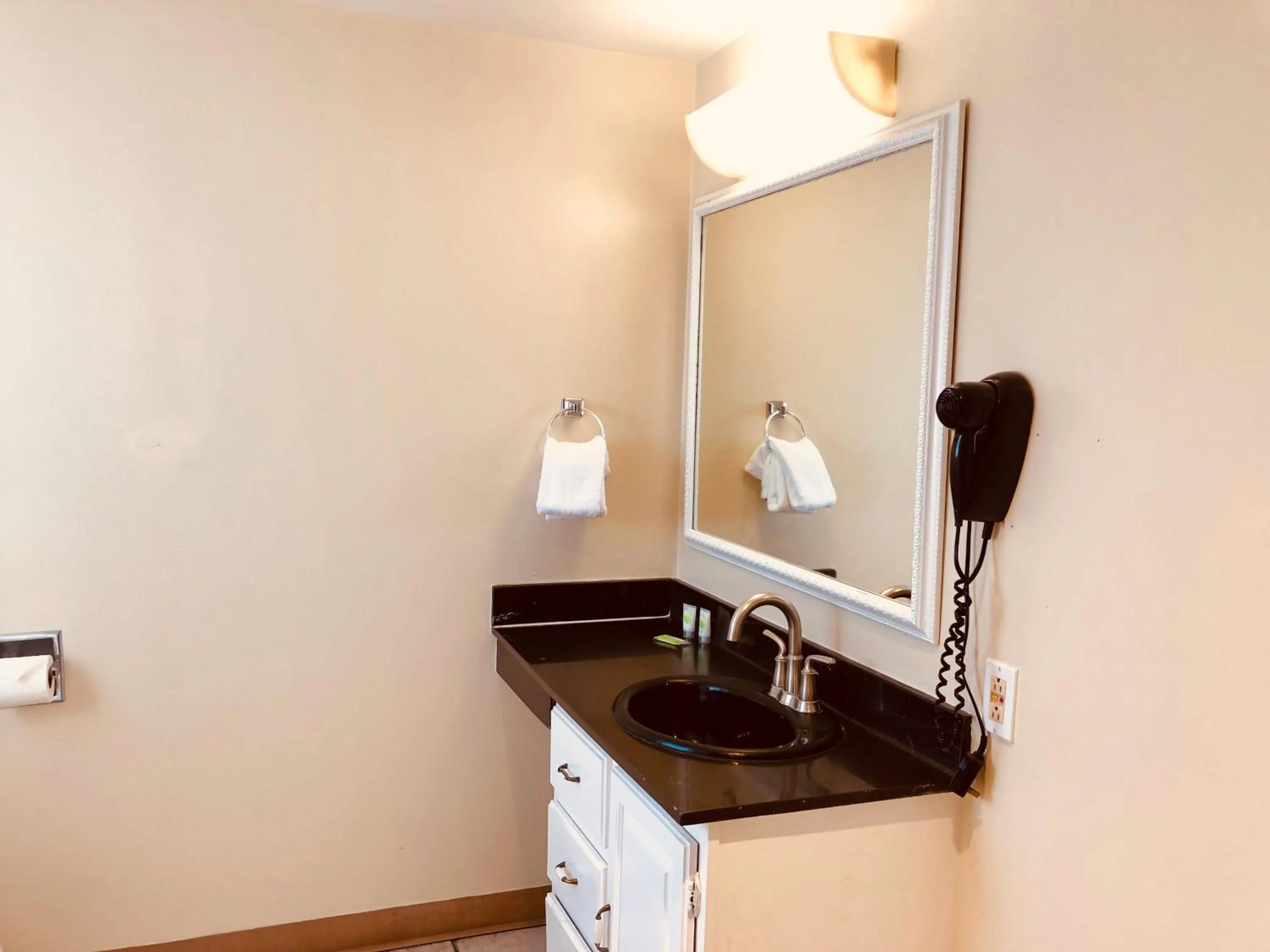 Bathroom in Carmel Resort Inn