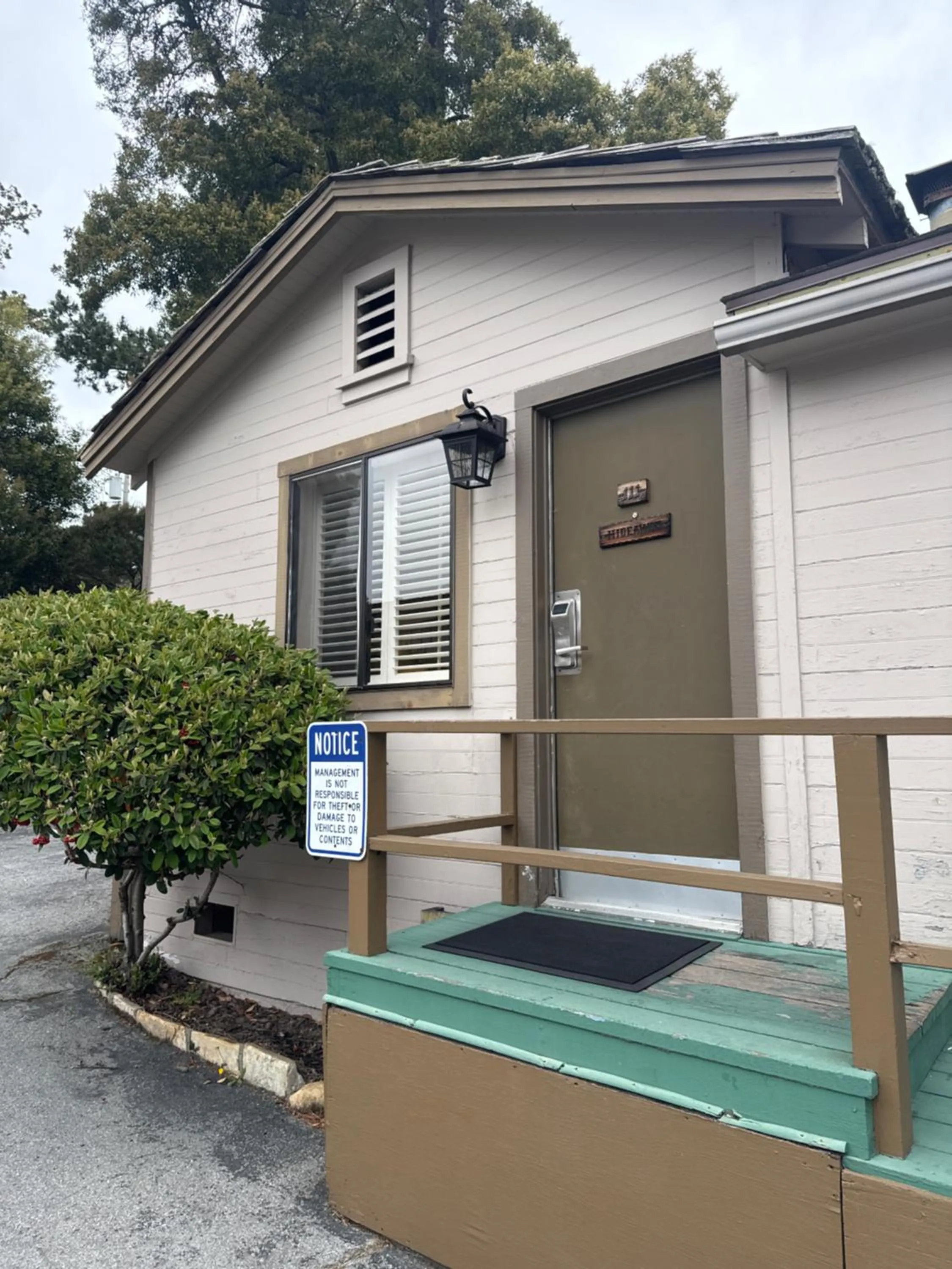 Facade/entrance in Carmel Resort Inn
