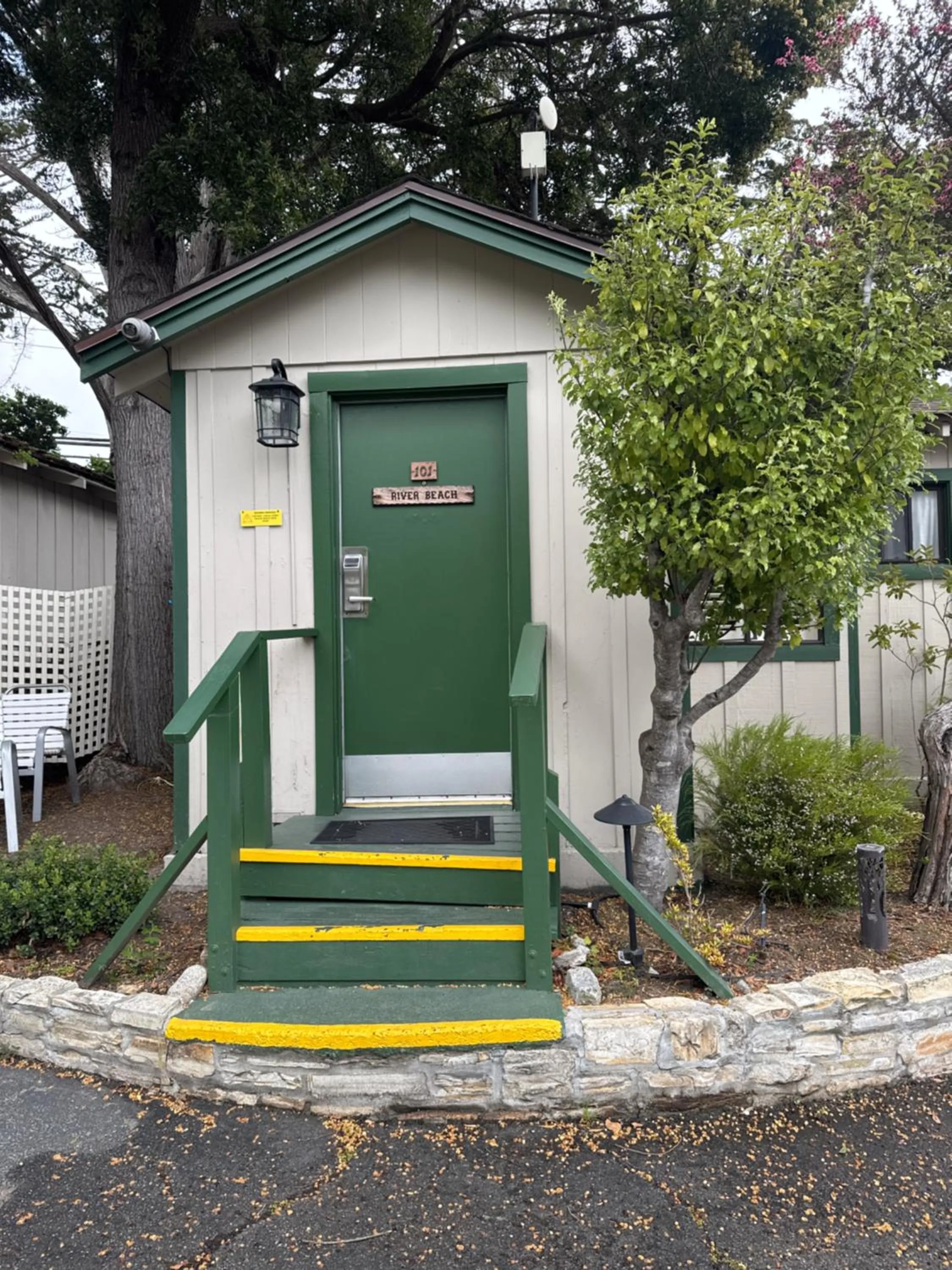Facade/entrance in Carmel Resort Inn