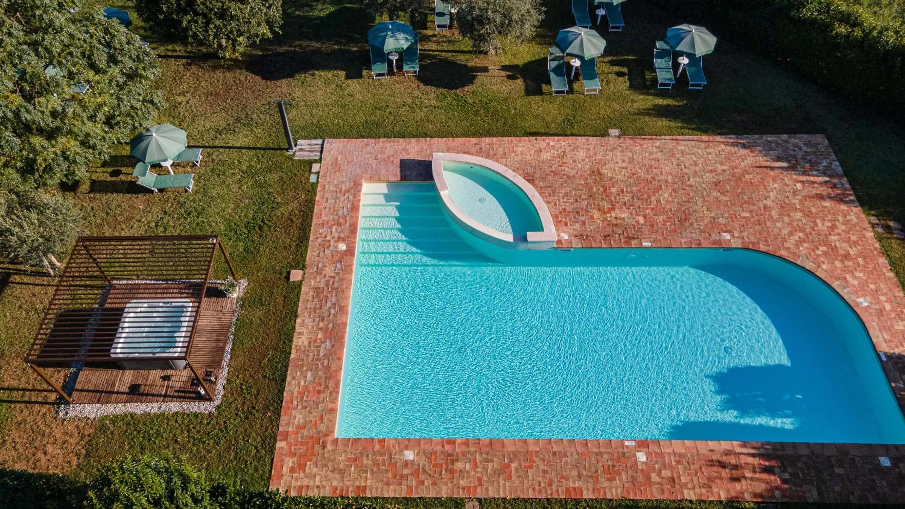 Swimming pool in Residence Il Melograno