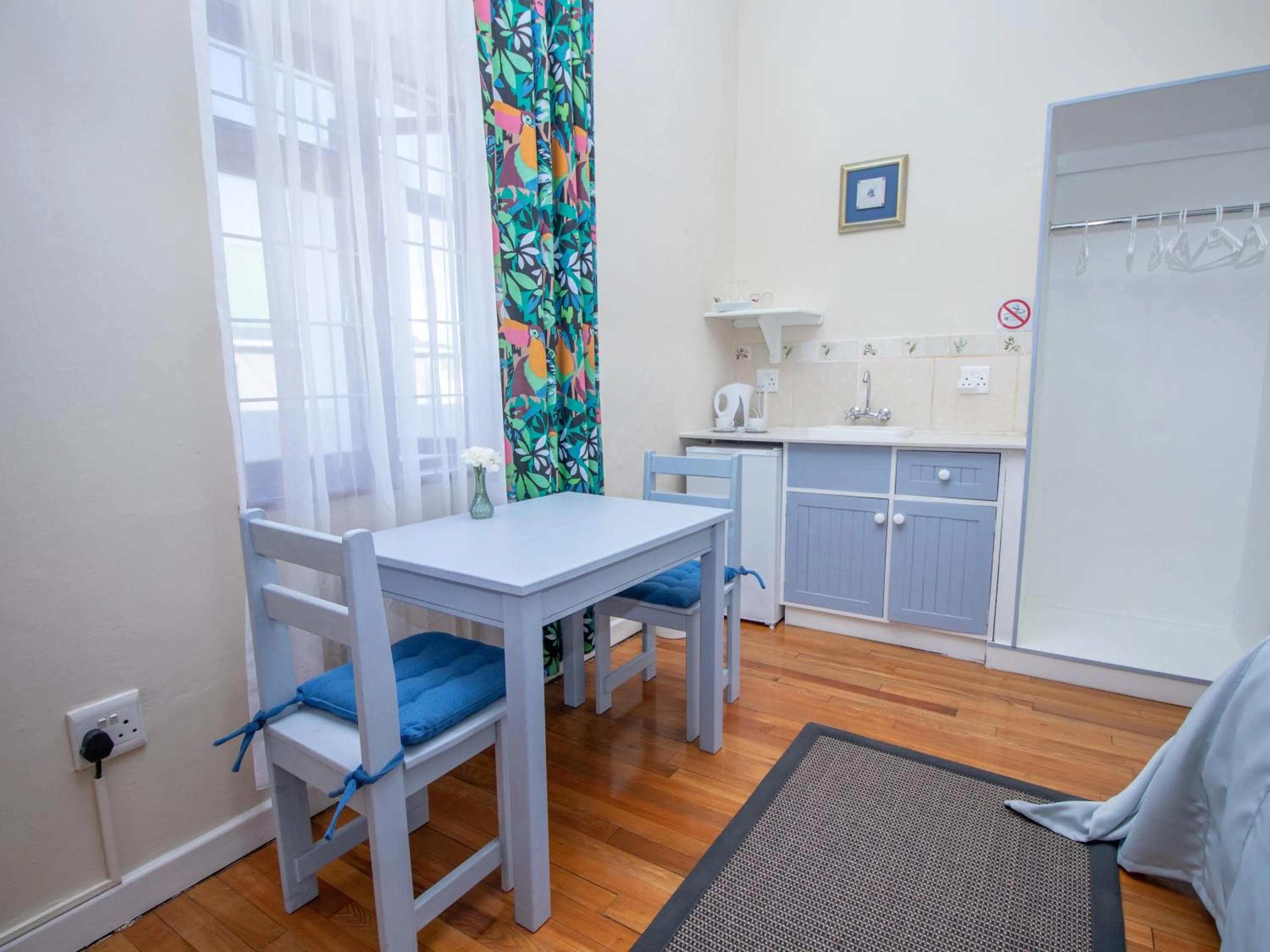 Spring in Green Olive Guesthouse