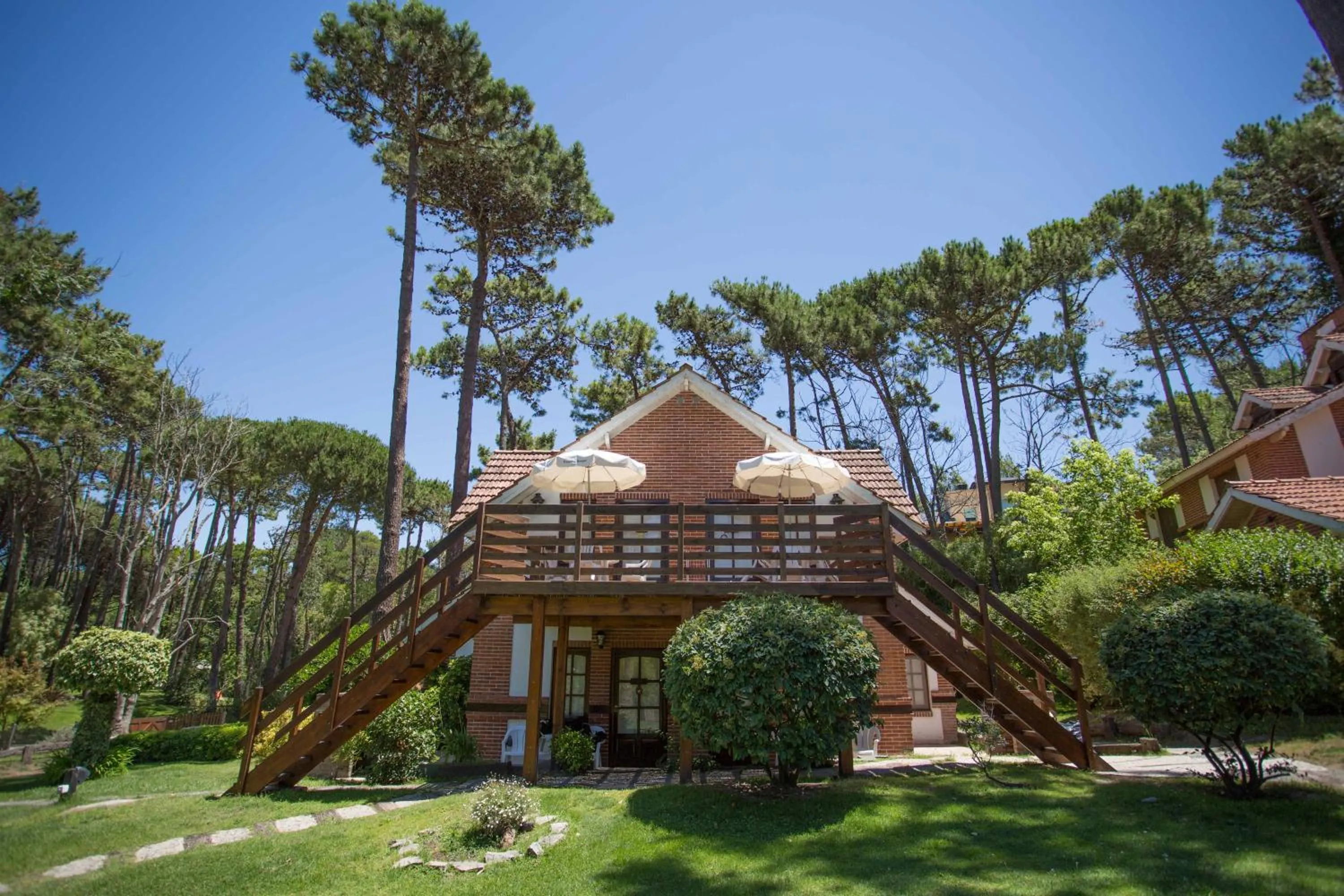 Area and facilities in Posada del Bosque By HS