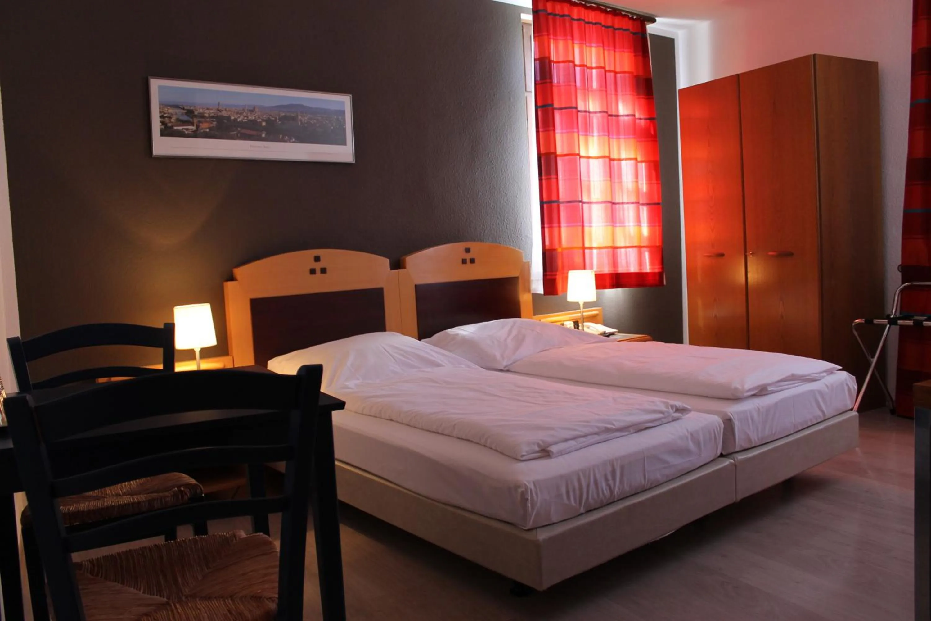 Photo of the whole room, Bed in Zum Löwen