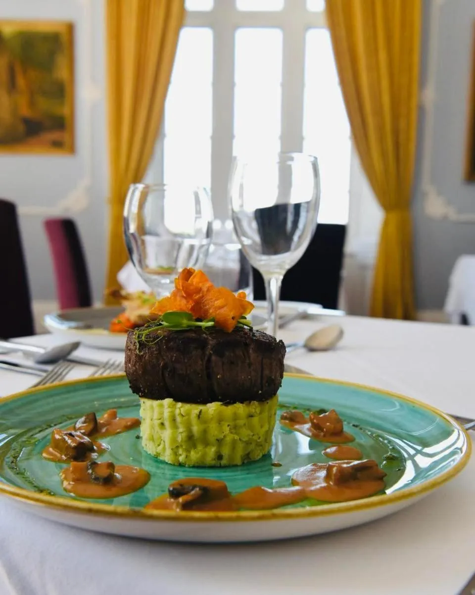 Restaurant/places to eat in Kinnitty Castle Hotel