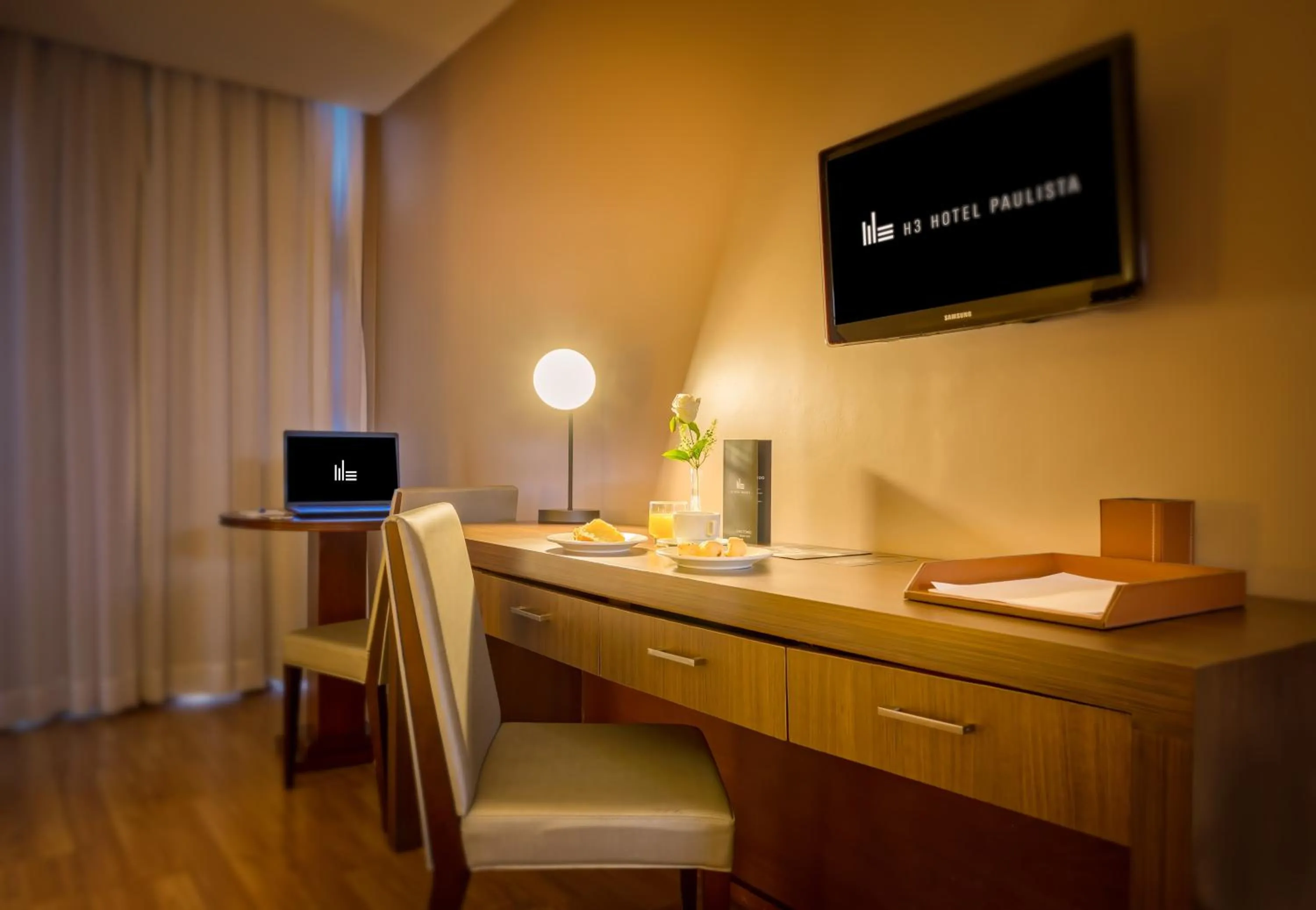 TV and multimedia in H3 Hotel Paulista