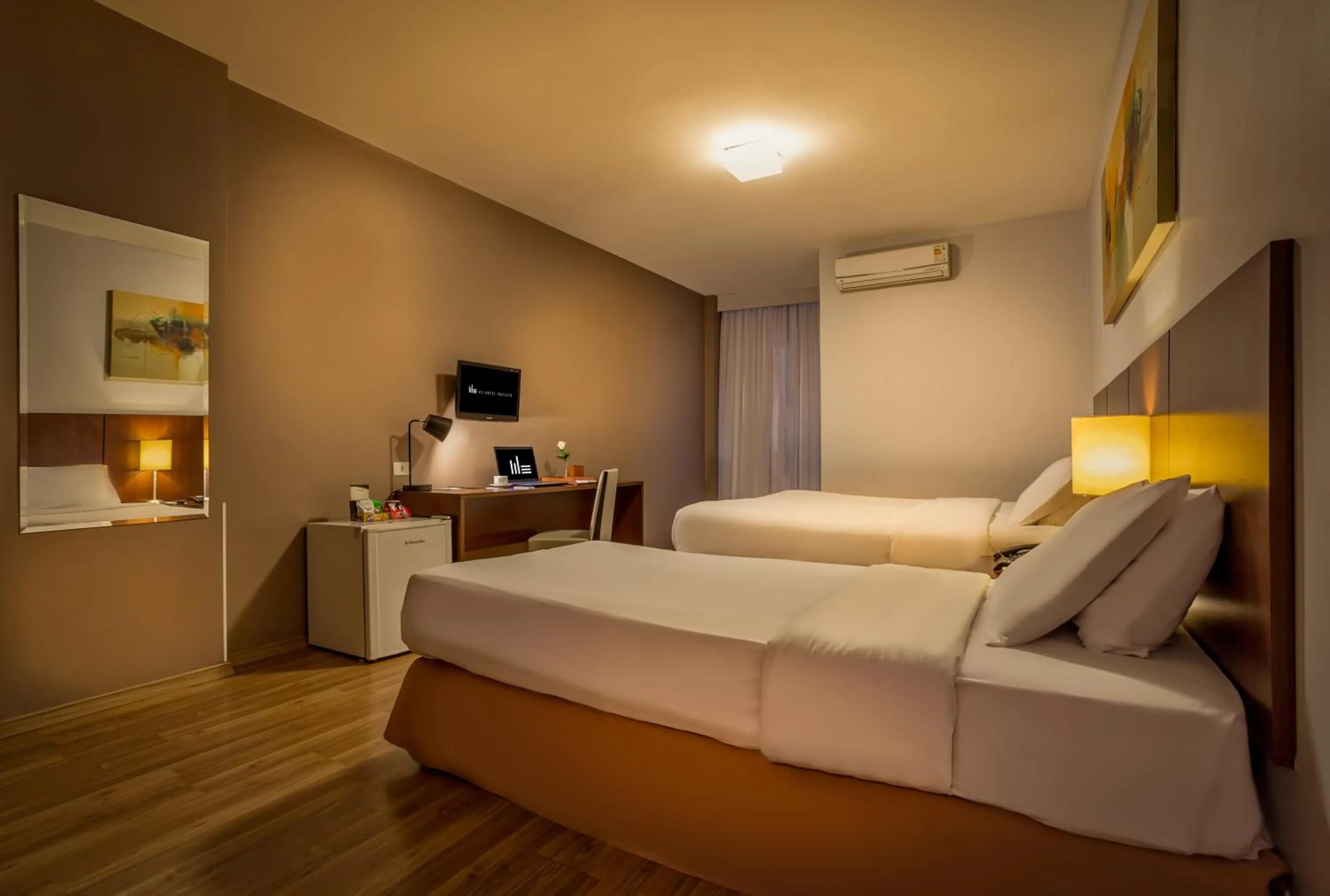 Photo of the whole room, Bed in H3 Hotel Paulista