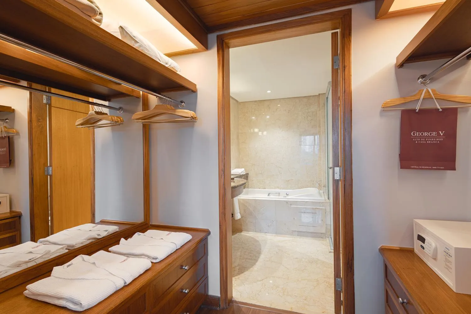 Bath, Bed in George V Alto De Pinheiros