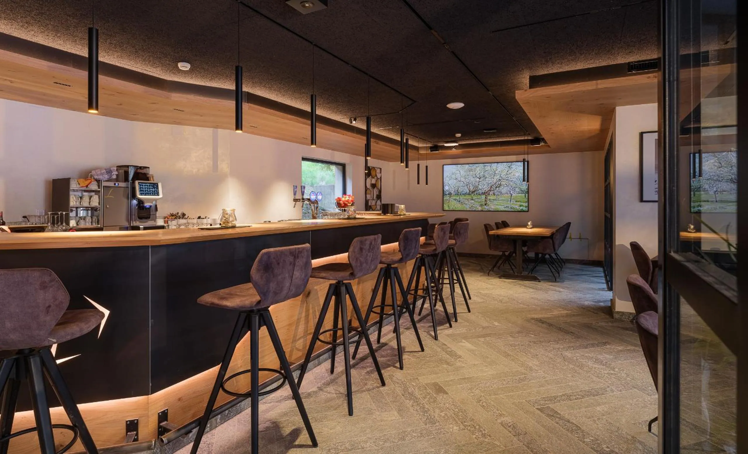 Restaurant/places to eat in Hotel La Reserve