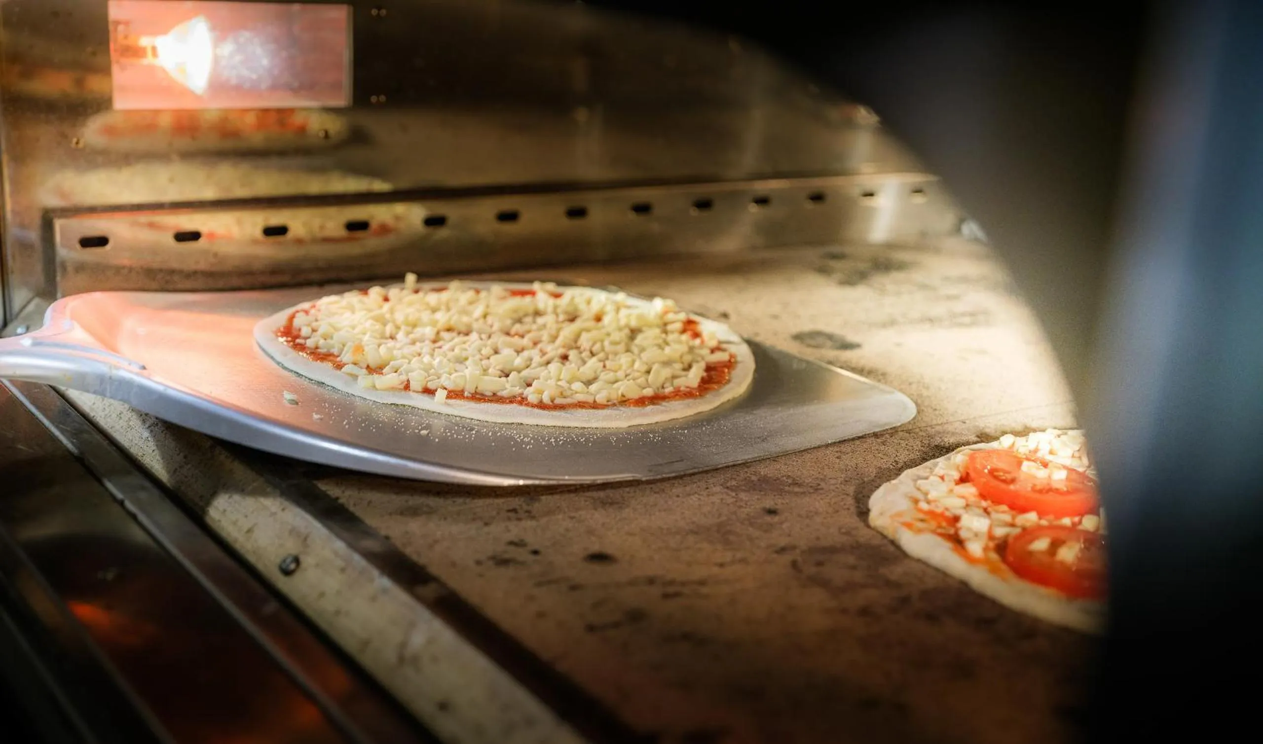 Restaurant/places to eat in Hotel La Reserve