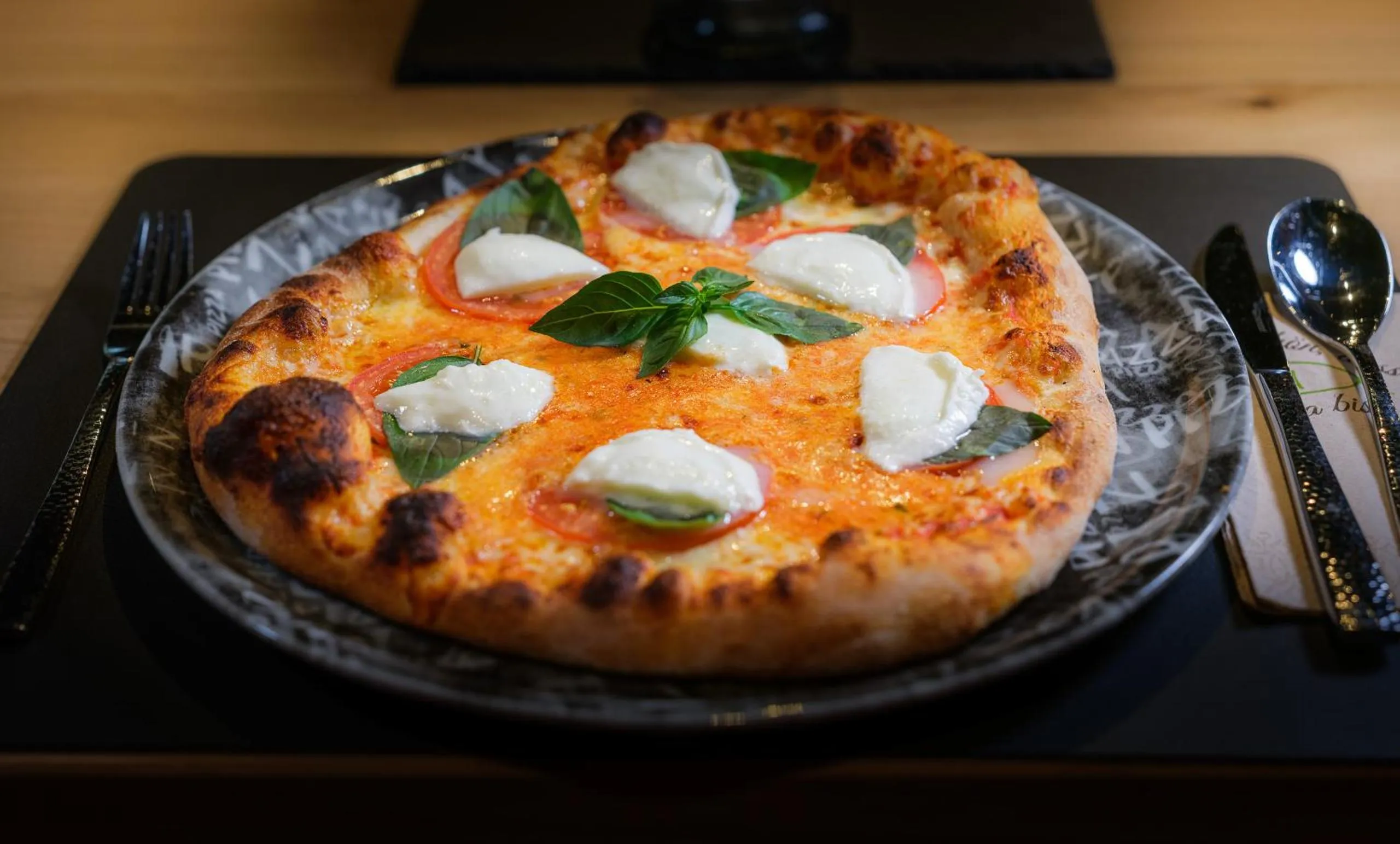 Restaurant/places to eat in Hotel La Reserve