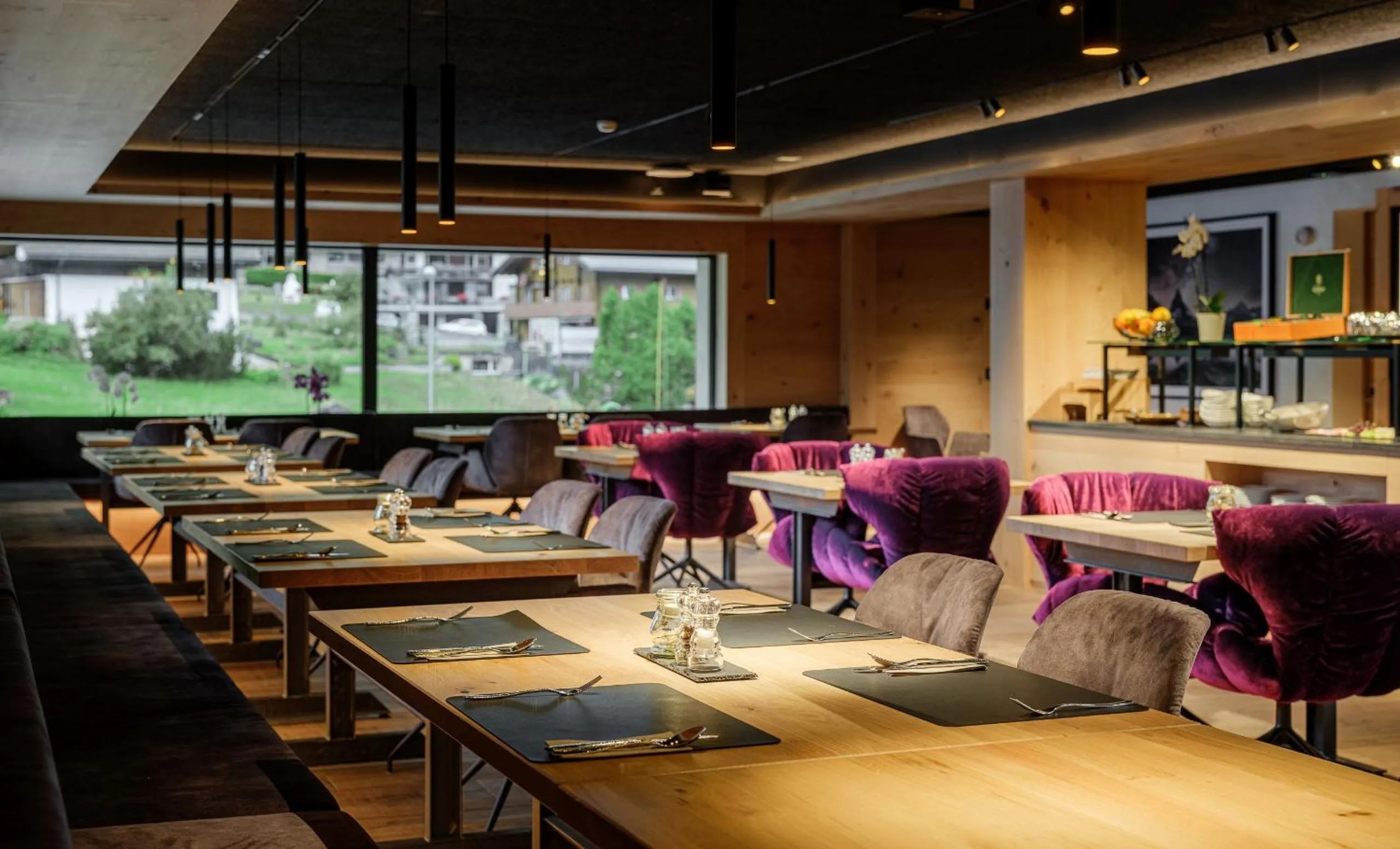 Restaurant/places to eat in Hotel La Reserve