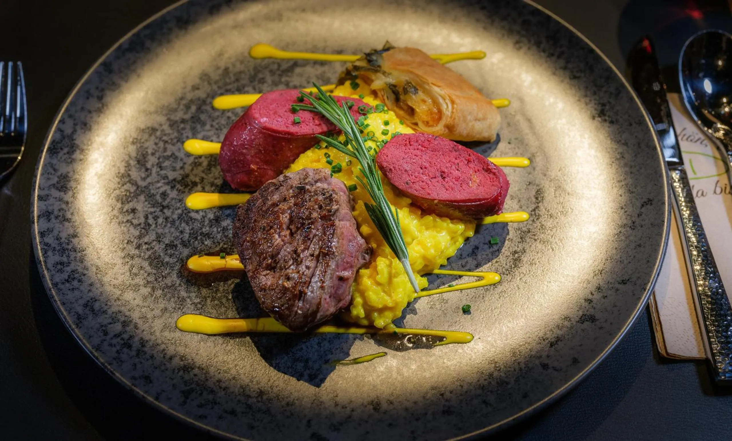 Restaurant/places to eat in Hotel La Reserve