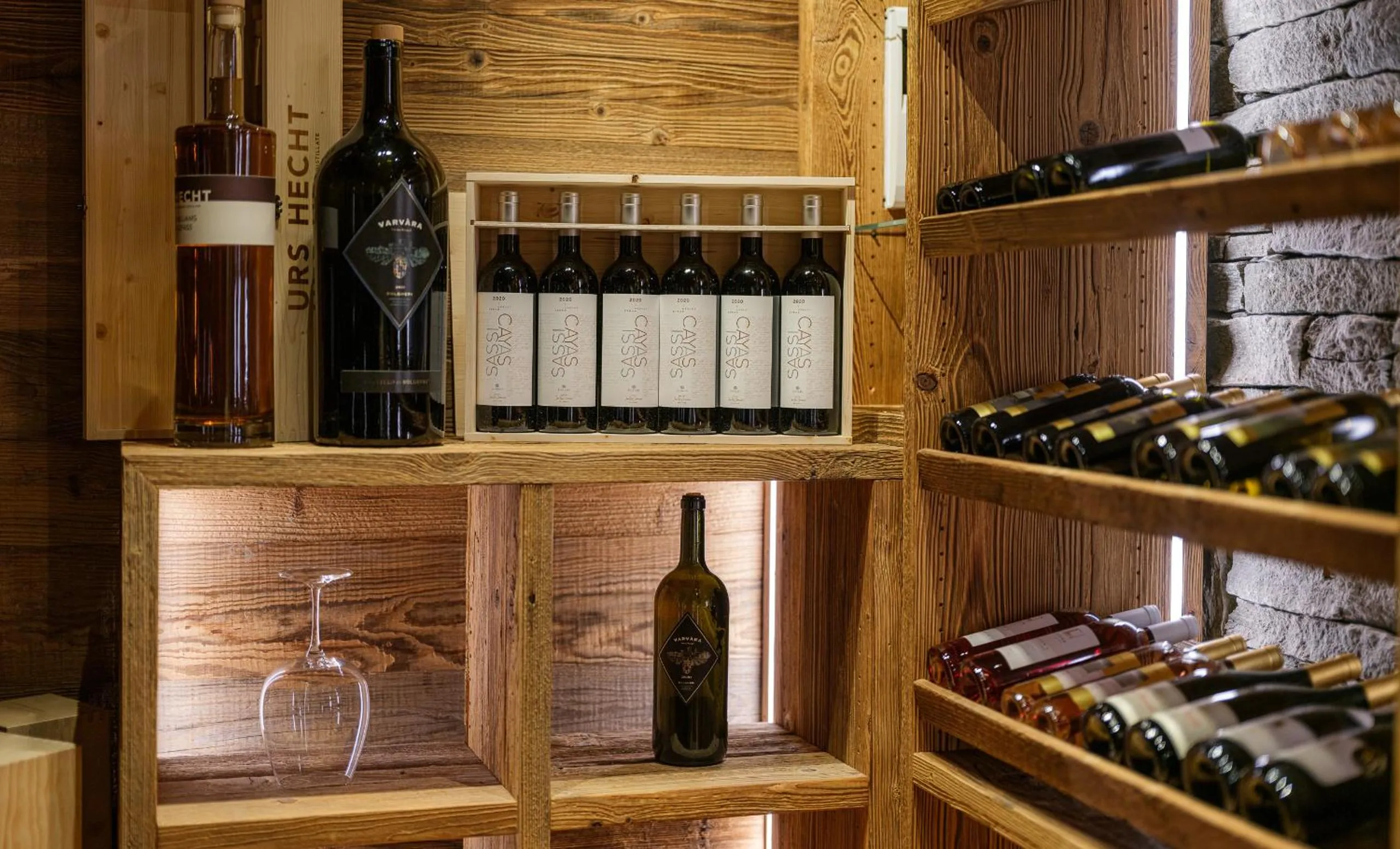 Restaurant/places to eat in Hotel La Reserve