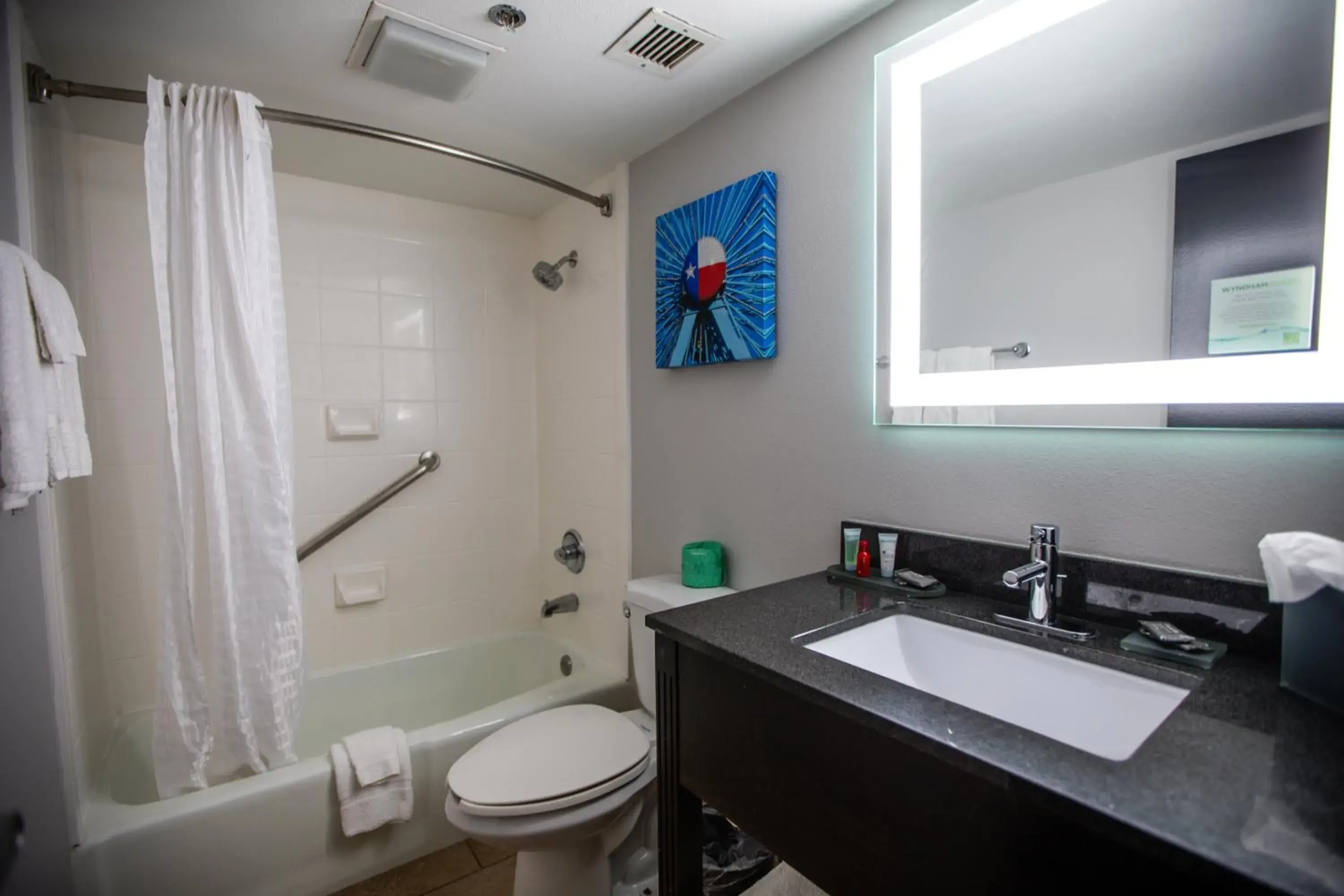 Executive King Room - Non-Smoking in La Quinta by Wyndham Dallas I-35 Walnut Hill Ln Executive King Room - Non-Smoking in La Quinta by Wyndham Dallas I-35 Walnut Hill Ln