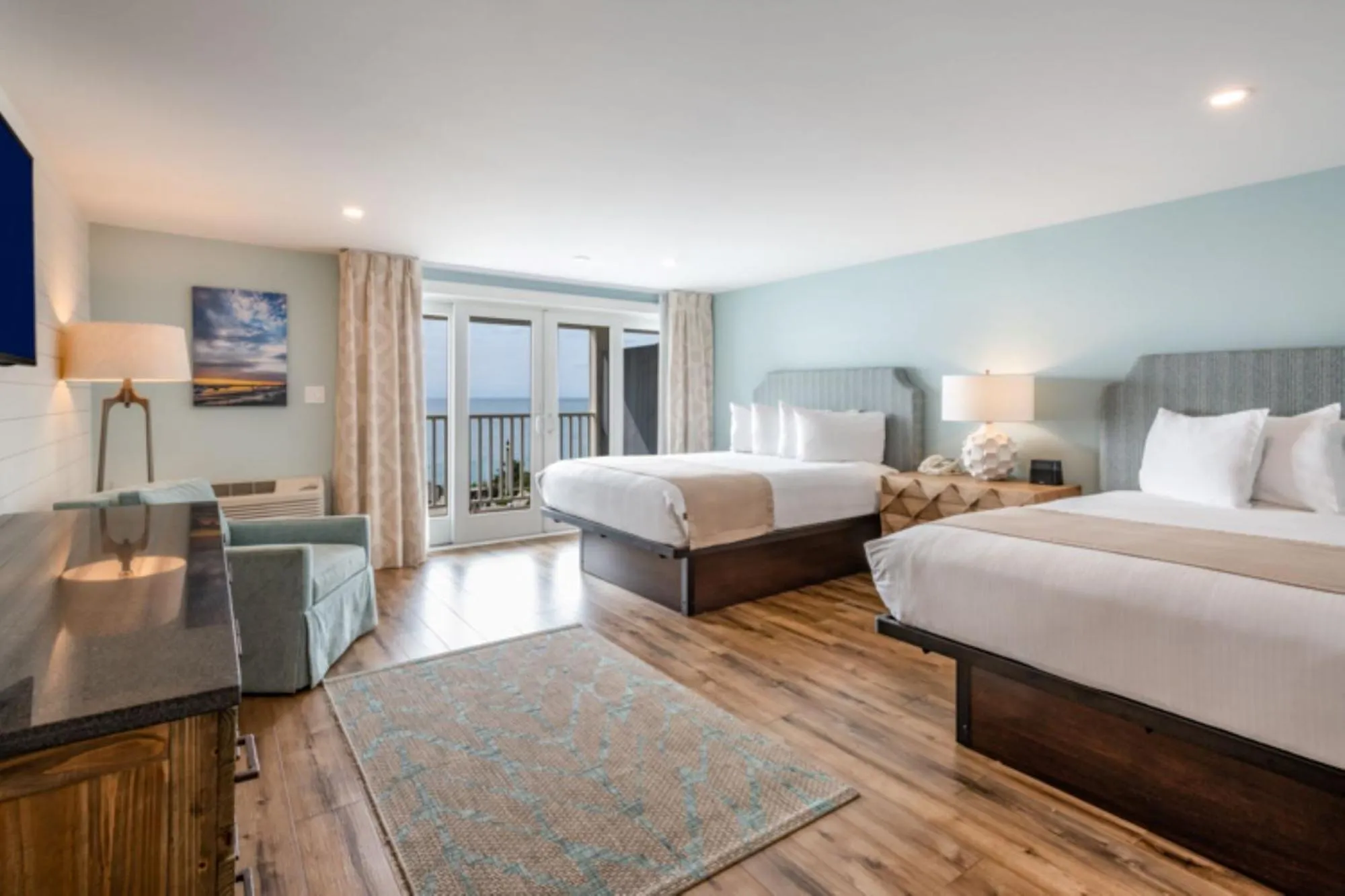 Queen Room with Sea View in Pelham House Resort