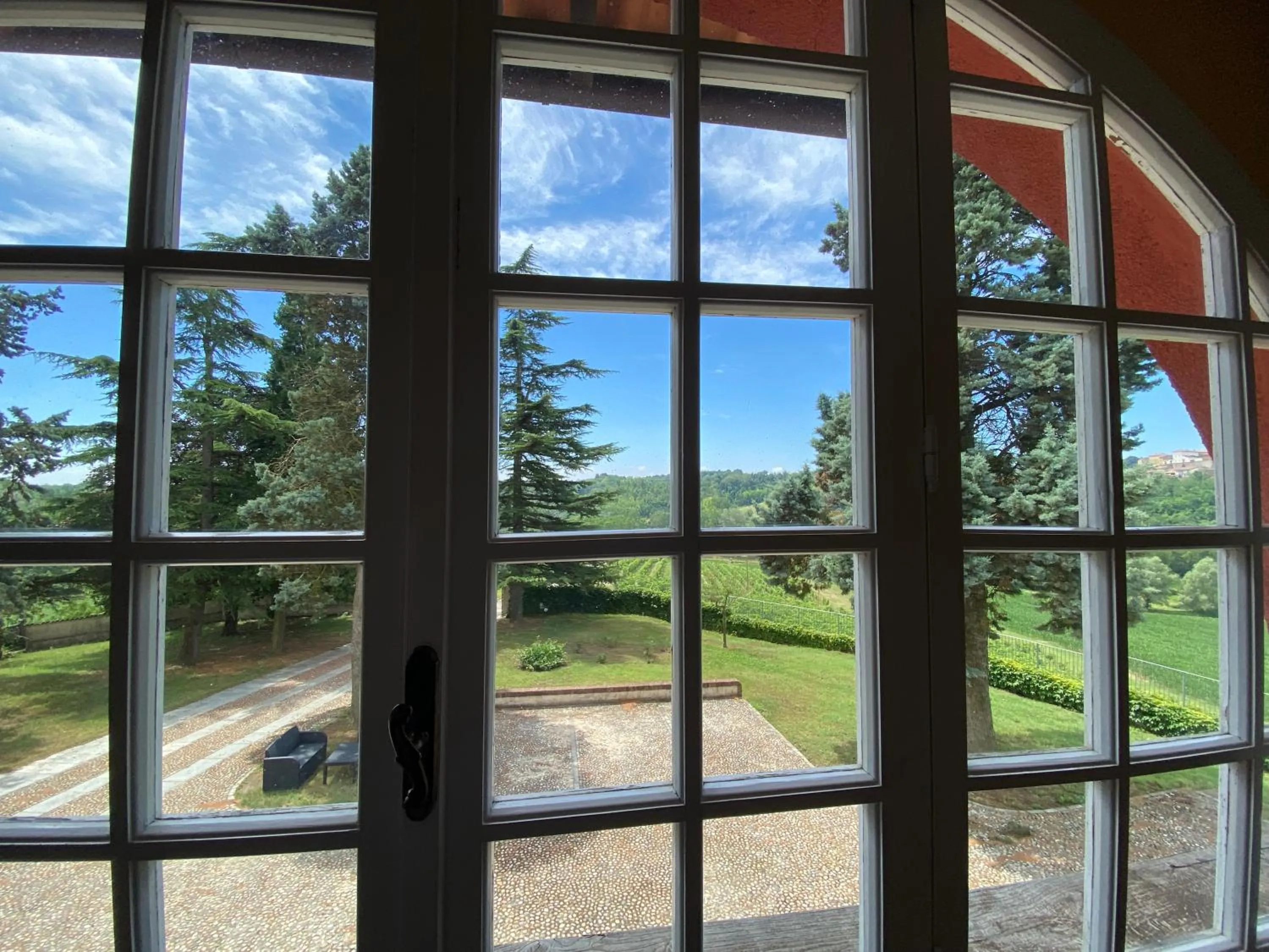 Garden view in La Mondianese "House of Ruchè"