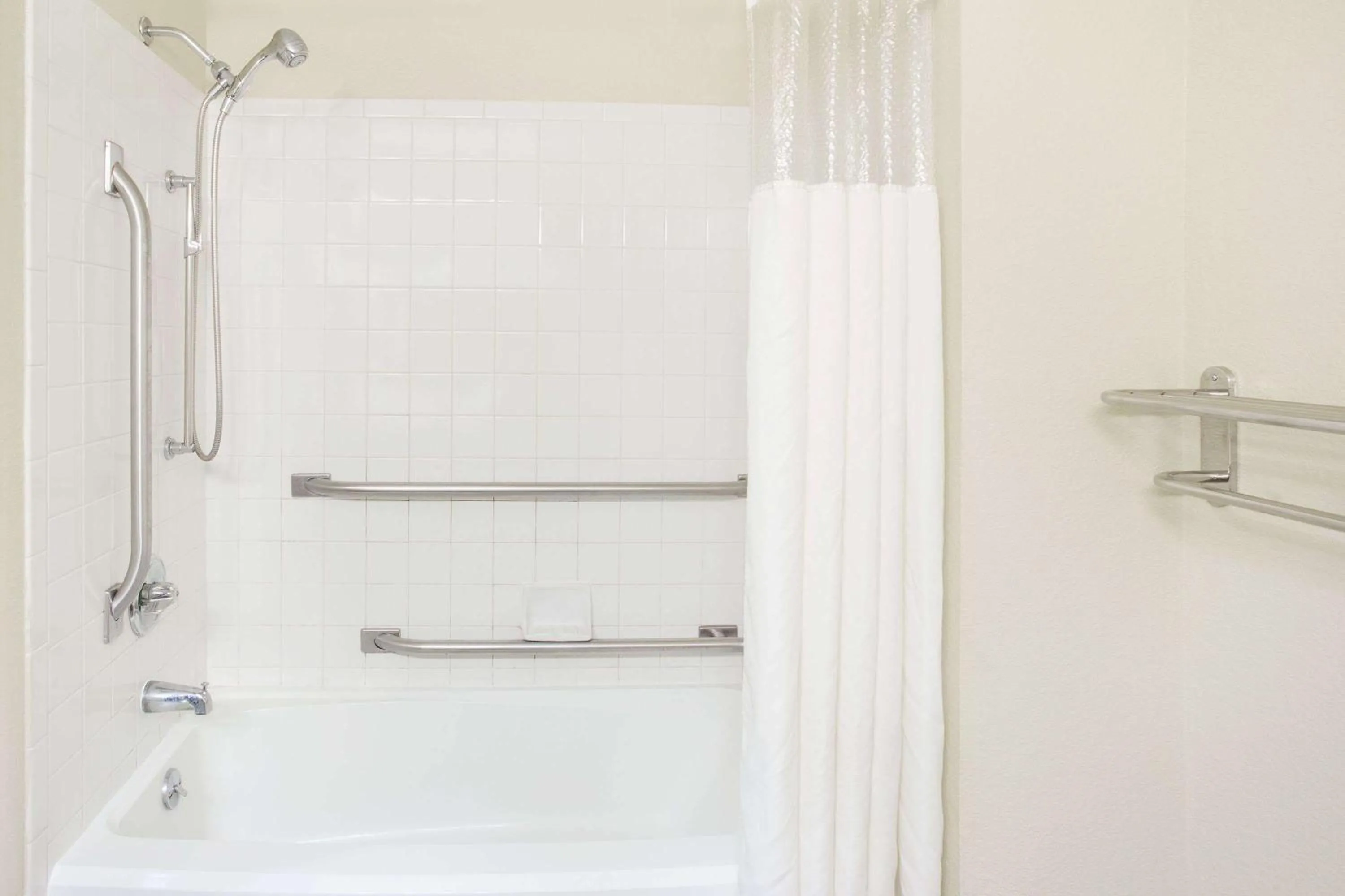 Bathroom in Baymont by Wyndham Holland