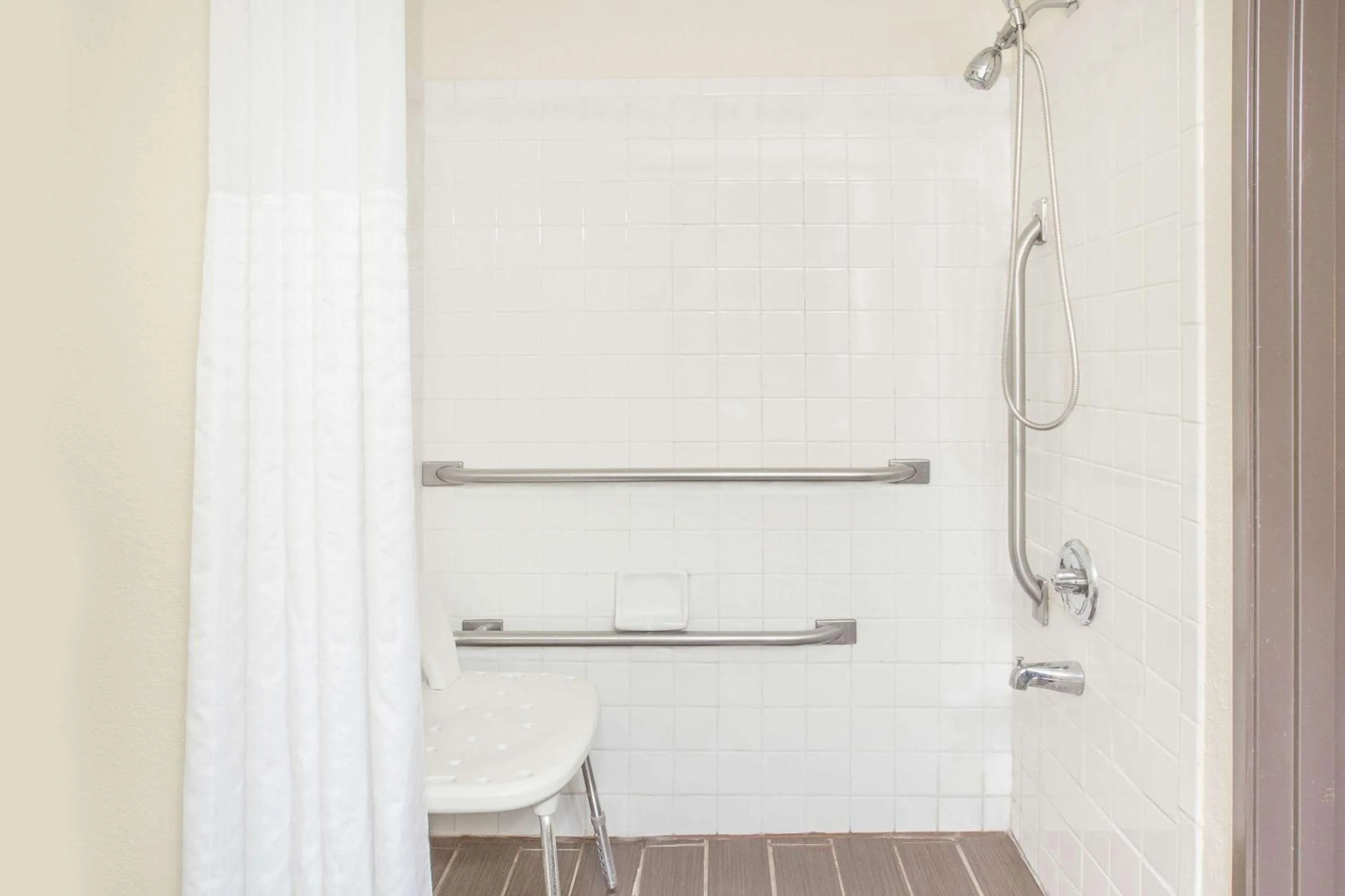 Bathroom in Baymont by Wyndham Holland