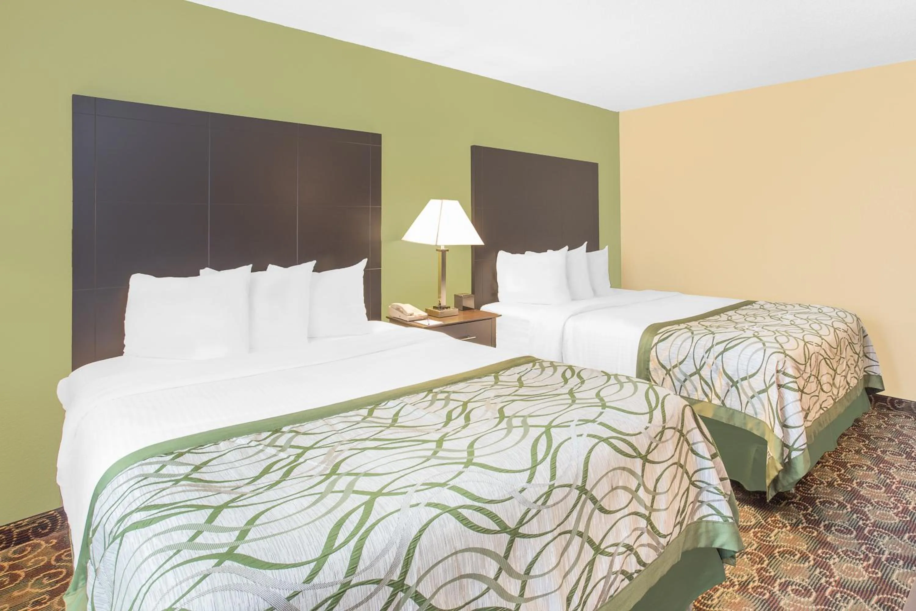 Bed in Baymont by Wyndham Holland