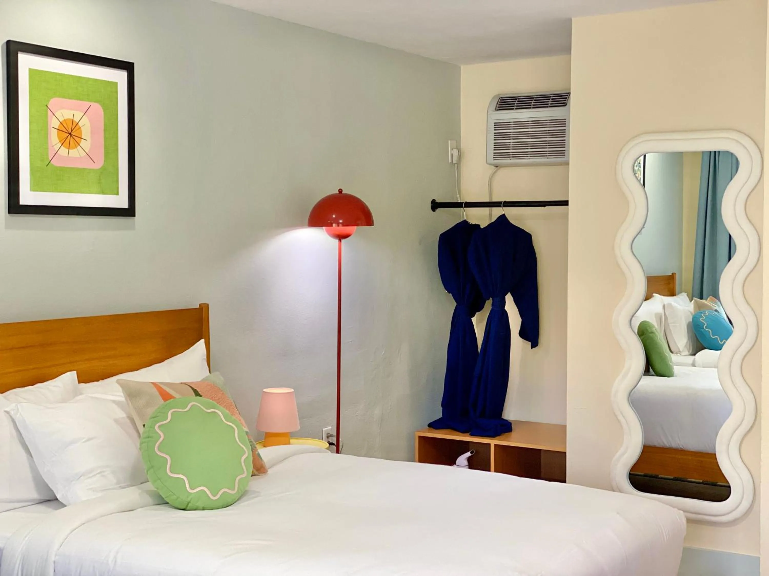 Bedroom, Bed in Gainesville Lodge