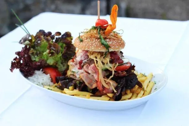 Dinner in Aparthotel Peerless Dine