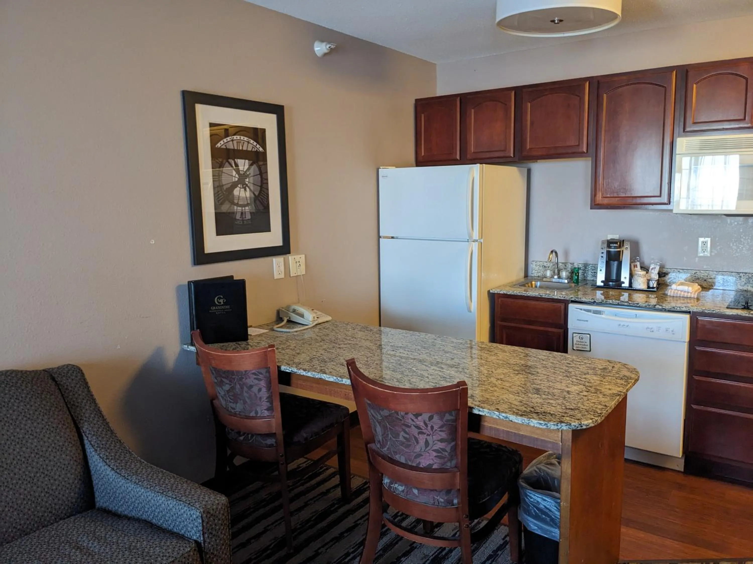 Dining area in GrandStay Residential Suites Hotel