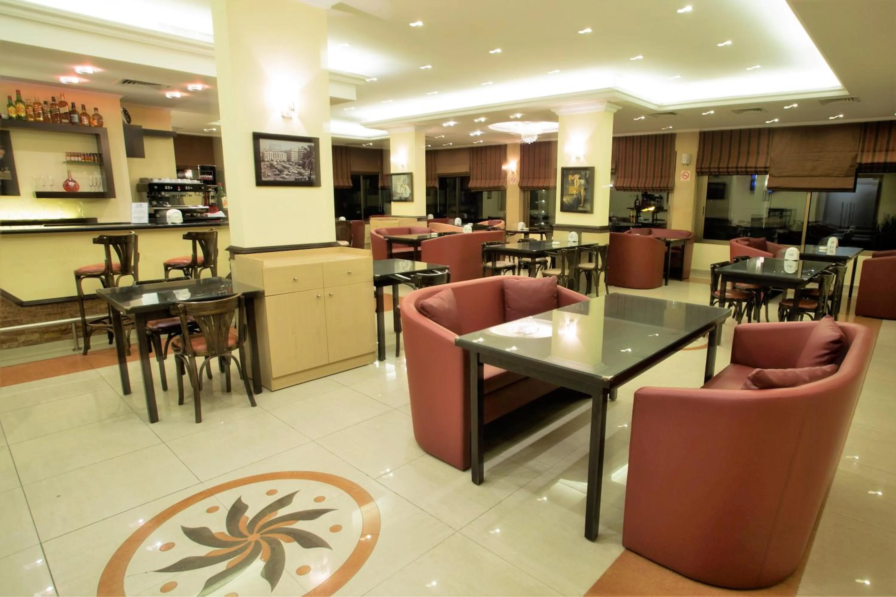 Restaurant/places to eat in Mateus Hotel