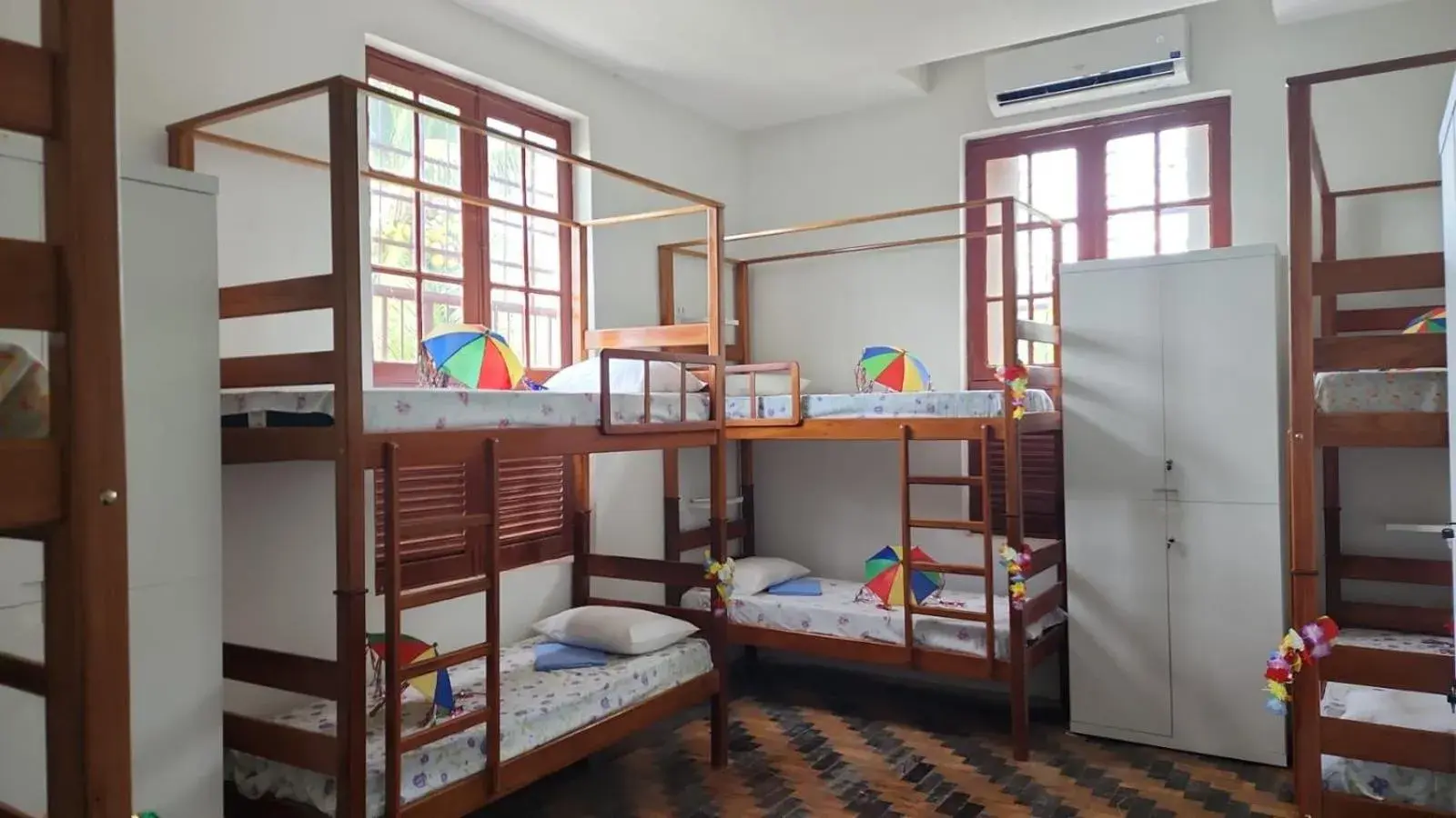 Single Bed in Male Dormitory Room with Shared Bathroom in Pousada Convento da Conceição Single Bed in Male Dormitory Room with Shared Bathroom in Pousada Convento da Conceição