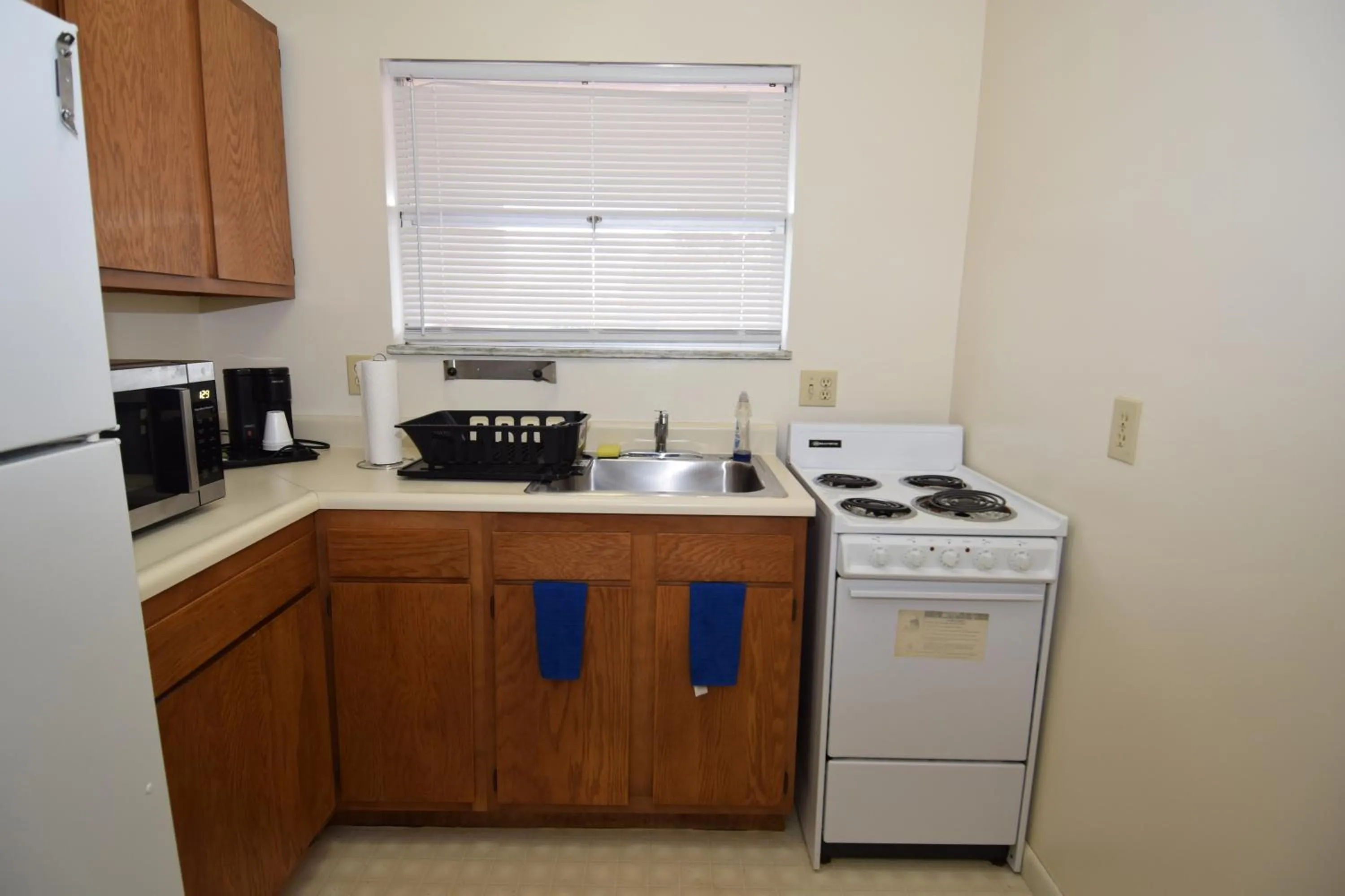 Kitchen or kitchenette in Knights Inn Oswego East