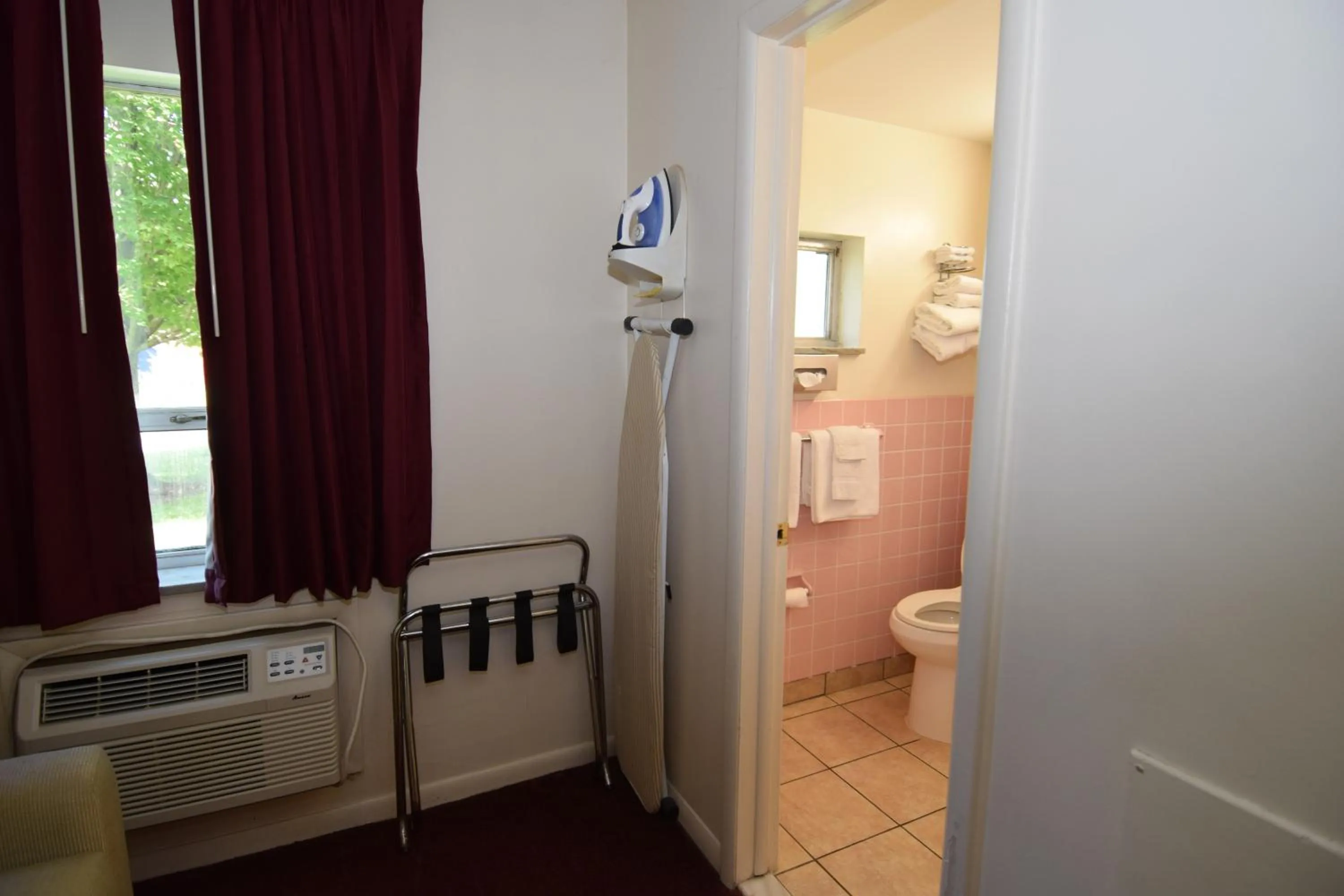 Bathroom in Knights Inn Oswego East