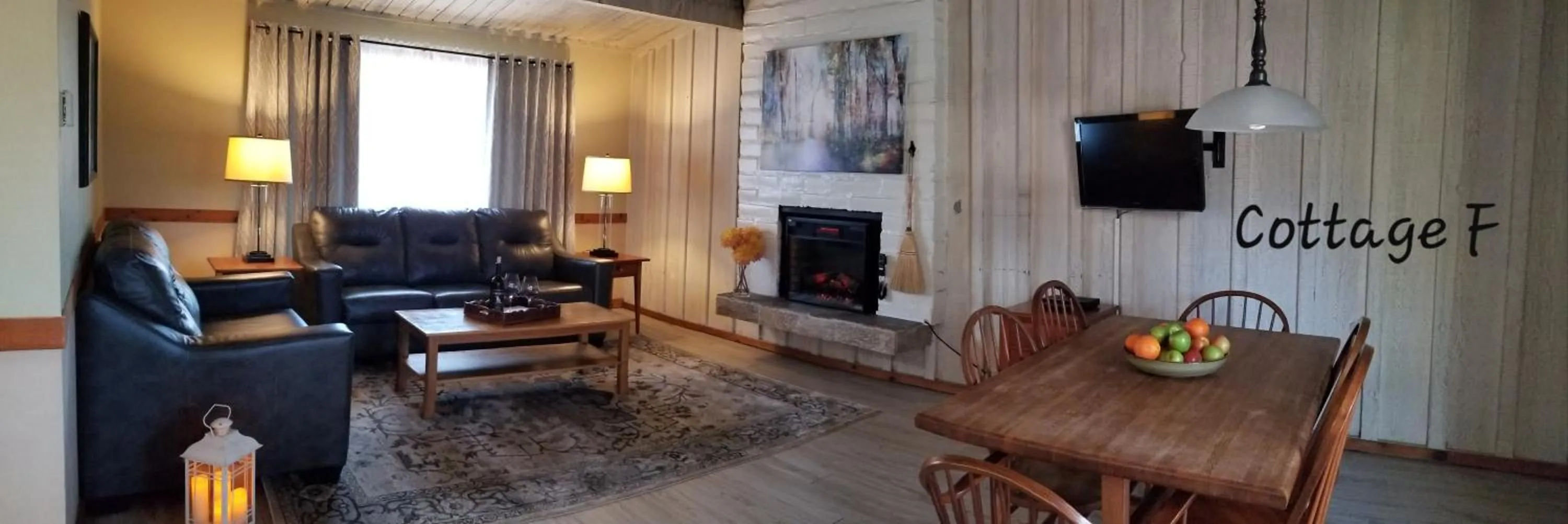 Living room in Carmel Valley Lodge
