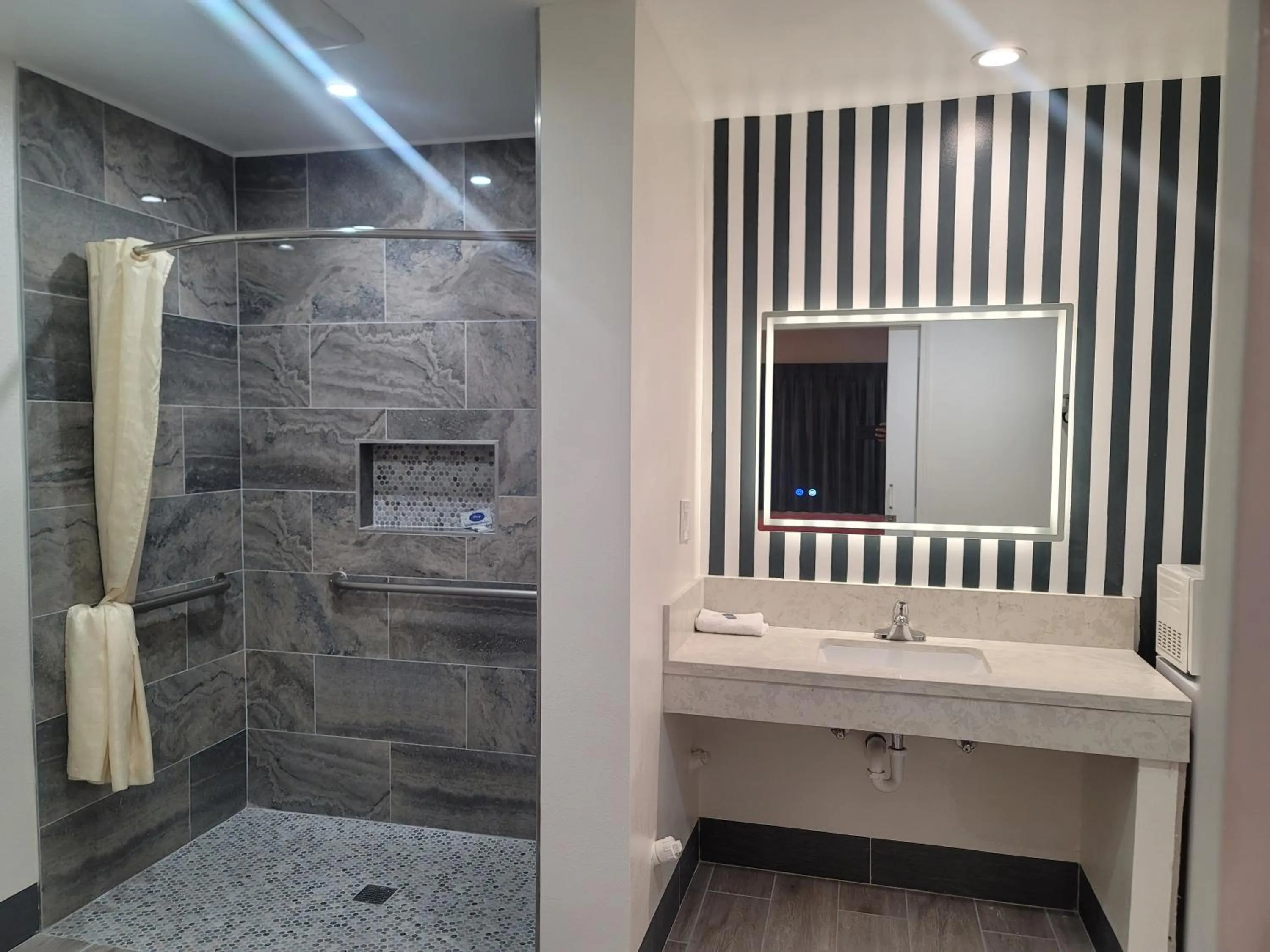 Shower in Motel Moonlight