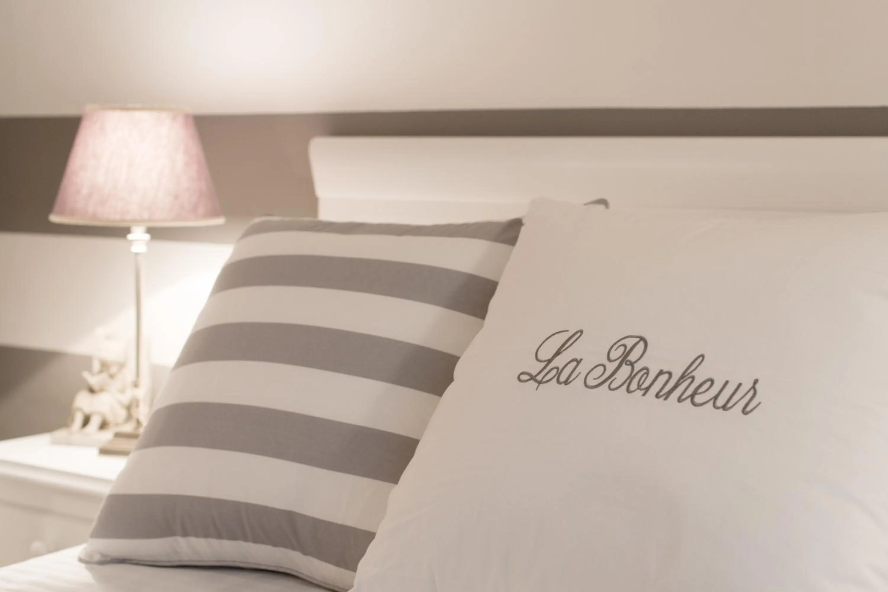 Bed in La Bonheur, Terre Marine