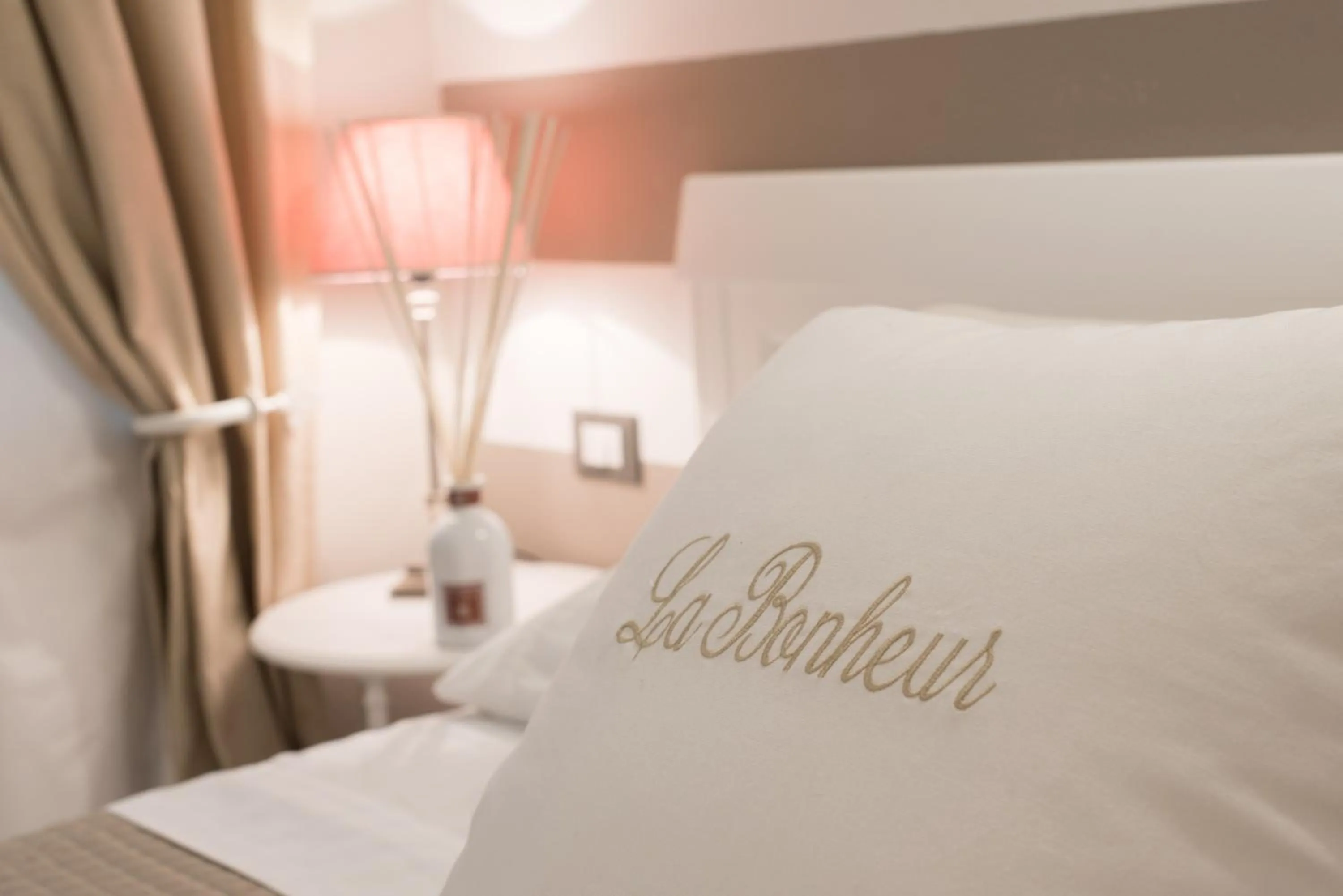 Bed in La Bonheur, Terre Marine