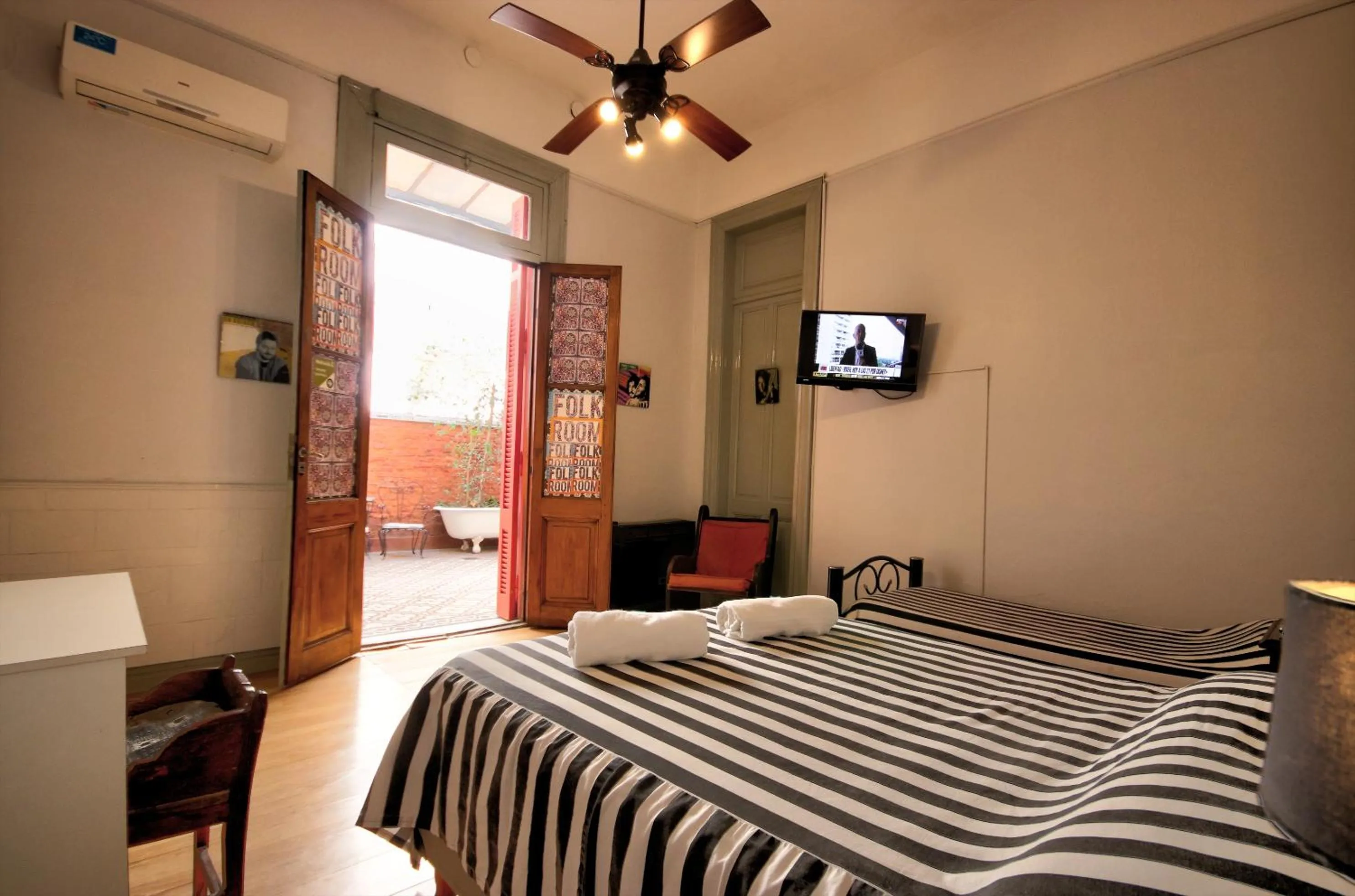 Bedroom, Bed in Play Hostel Soho