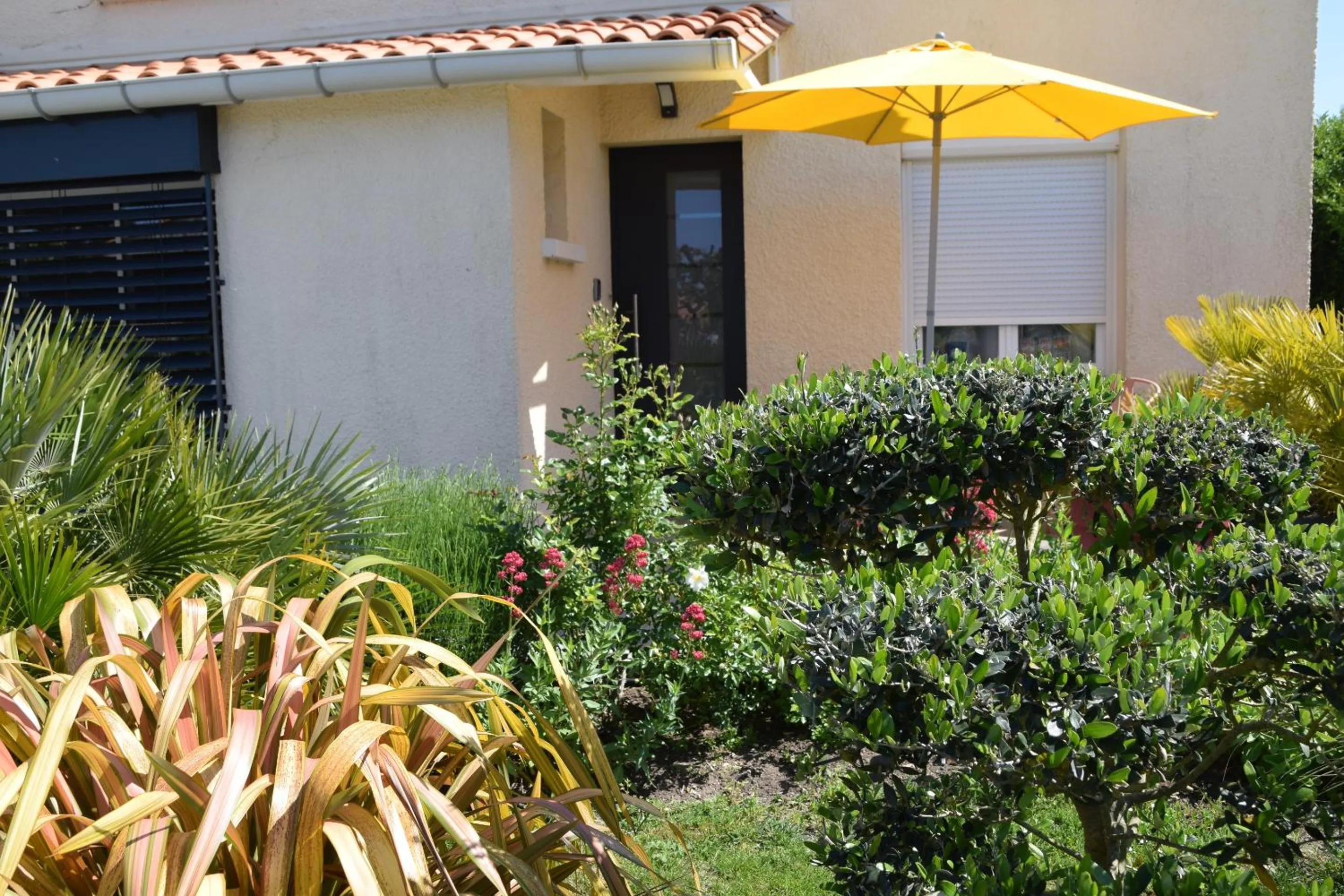 Garden in La villa 13&15