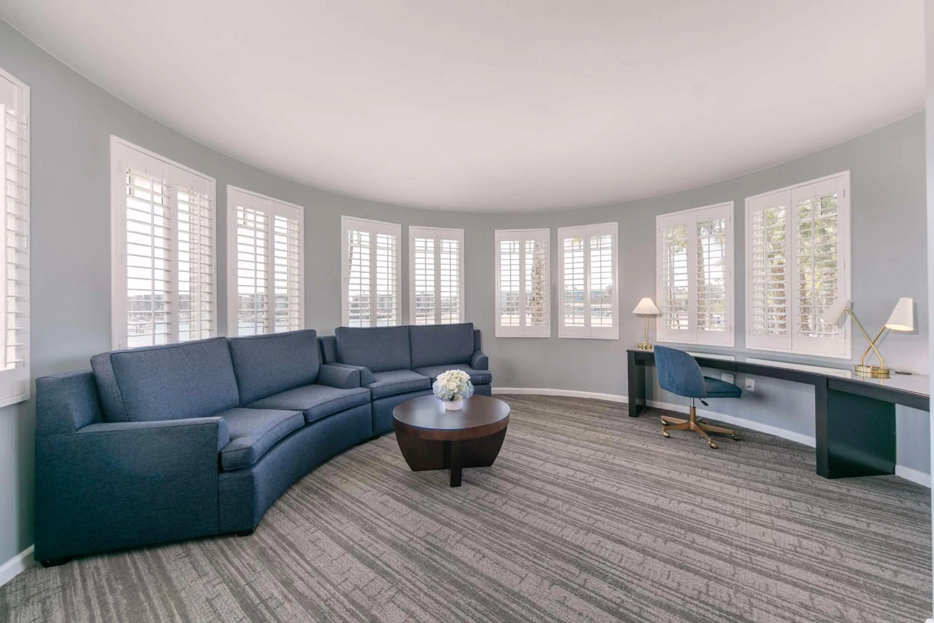 Bedroom in Jamaica Bay Inn Marina Del Rey Tapestry Collection by Hilton