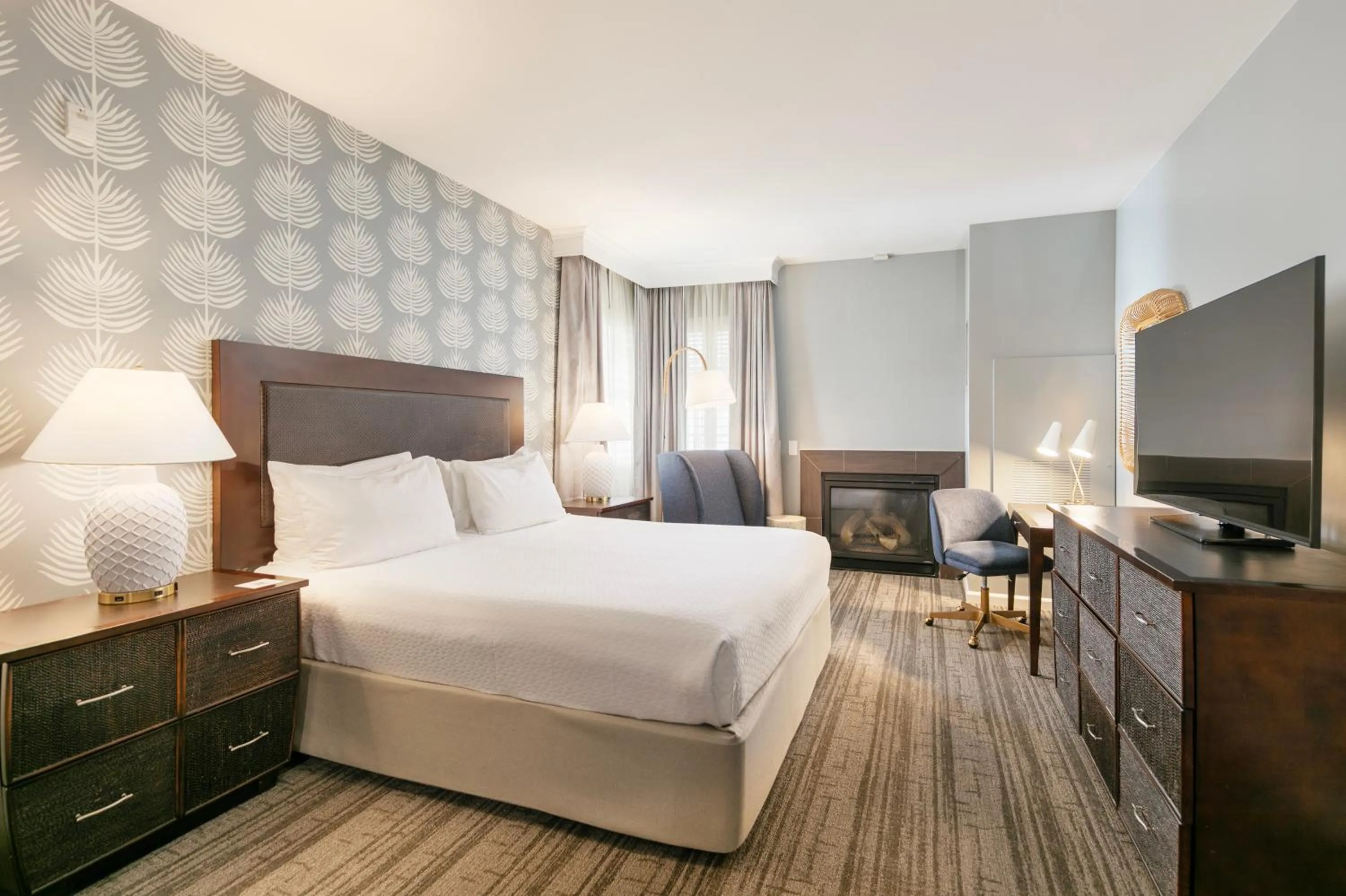 Bed in Jamaica Bay Inn Marina Del Rey Tapestry Collection by Hilton