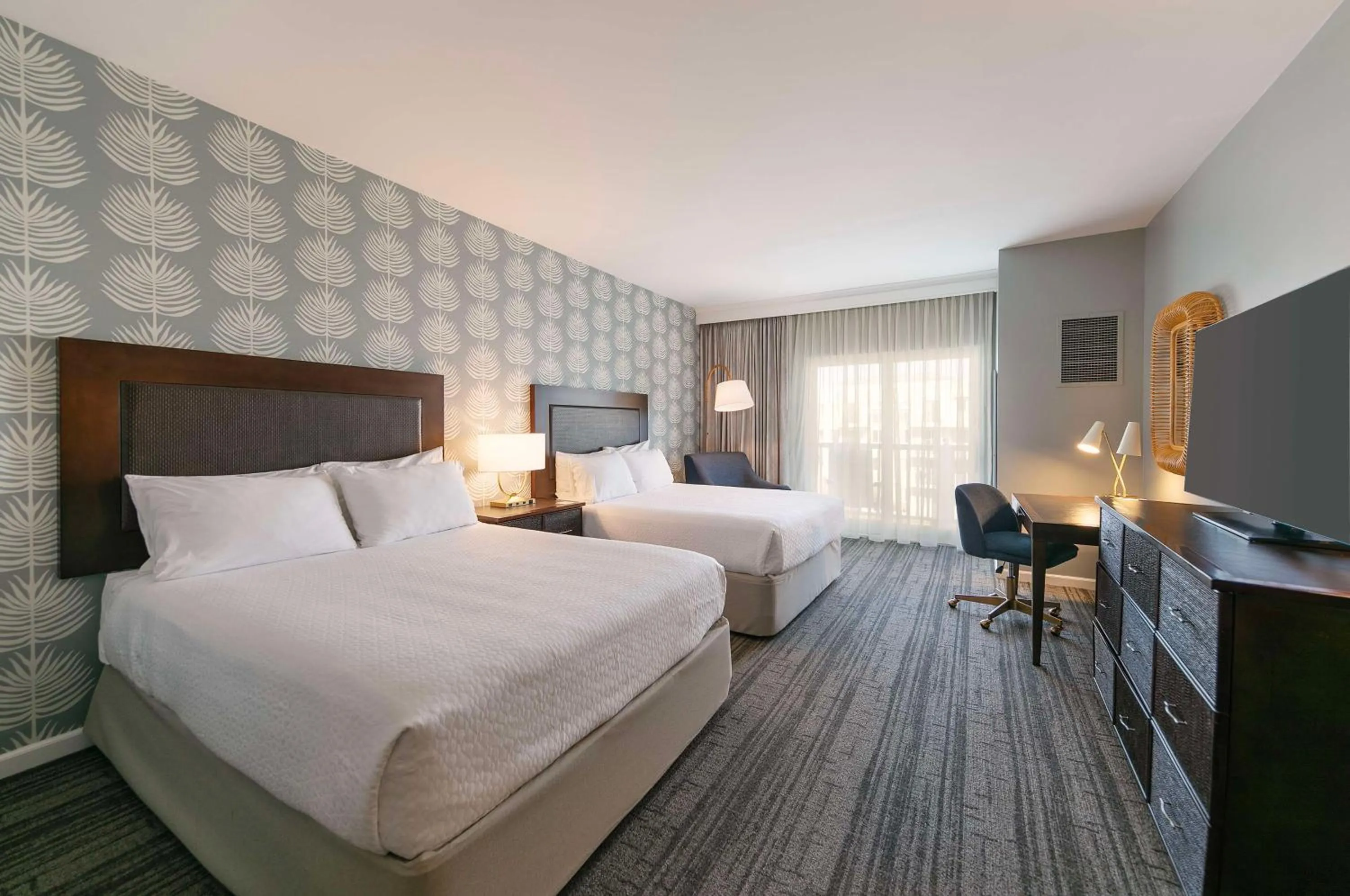 Bedroom, Bed in Jamaica Bay Inn Marina Del Rey Tapestry Collection by Hilton