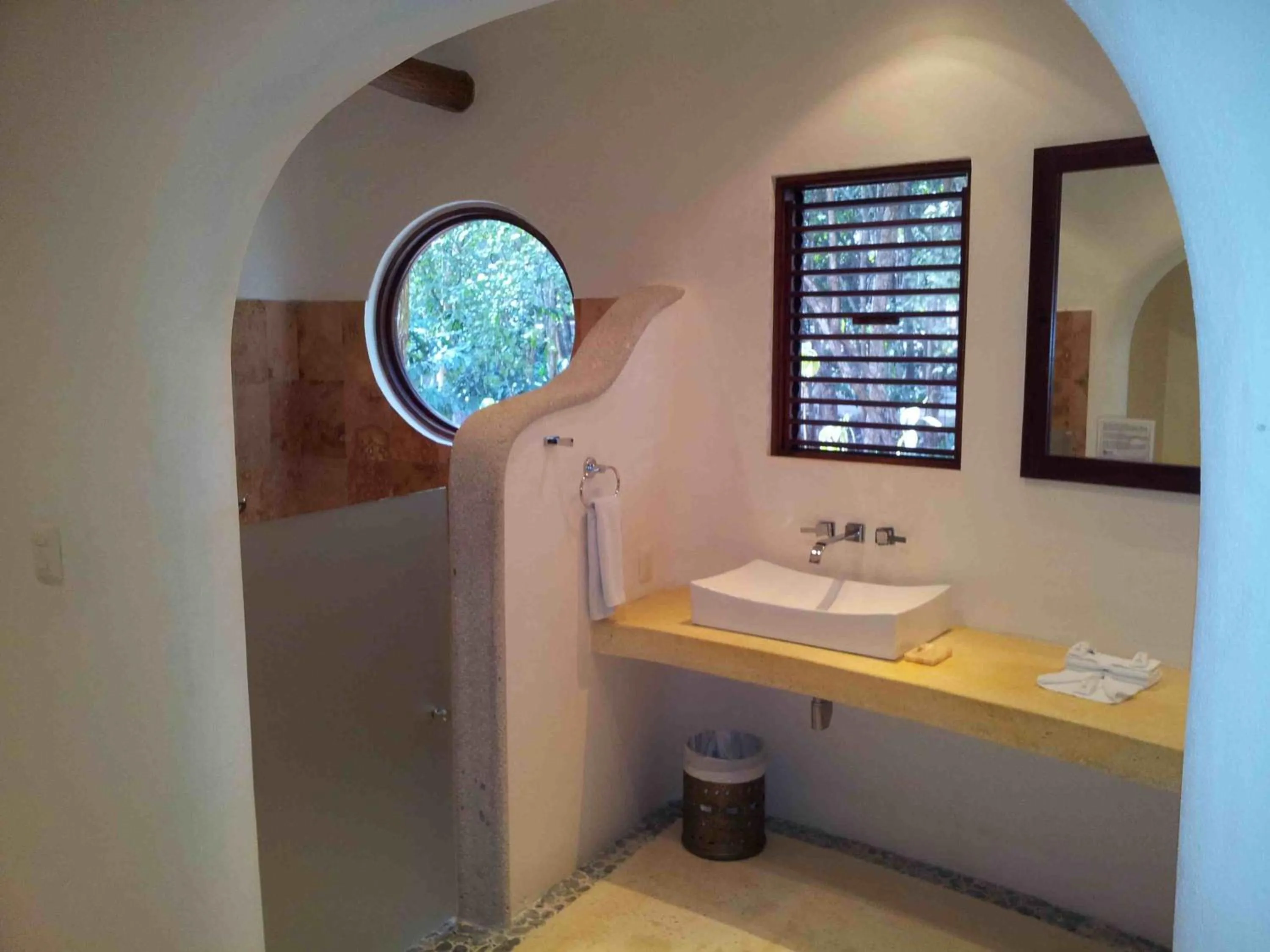 Bathroom in Hotel Okaan